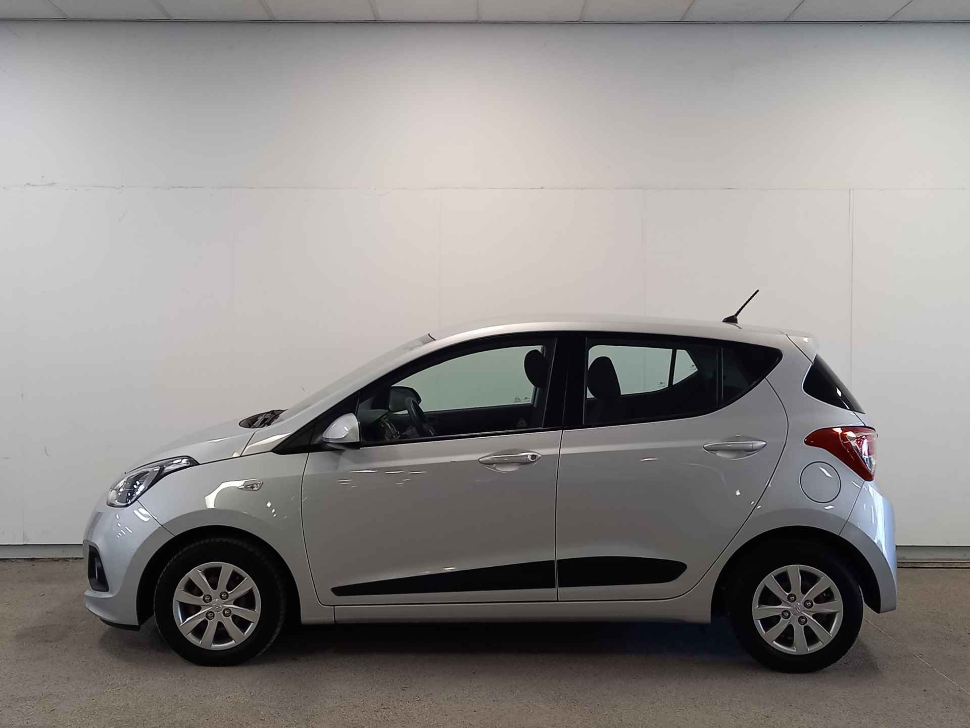 Hyundai i10 1.0i i-Motion Comfort Unieke lage KM's!!!! - 4/27