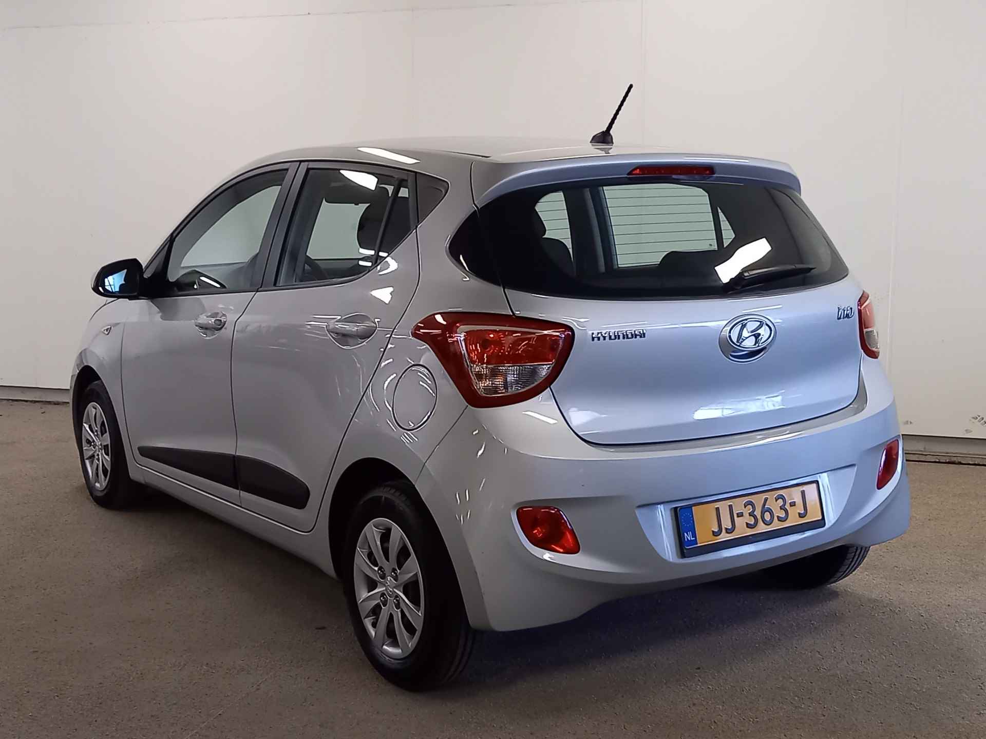 Hyundai i10 1.0i i-Motion Comfort Unieke lage KM's!!!! - 5/27