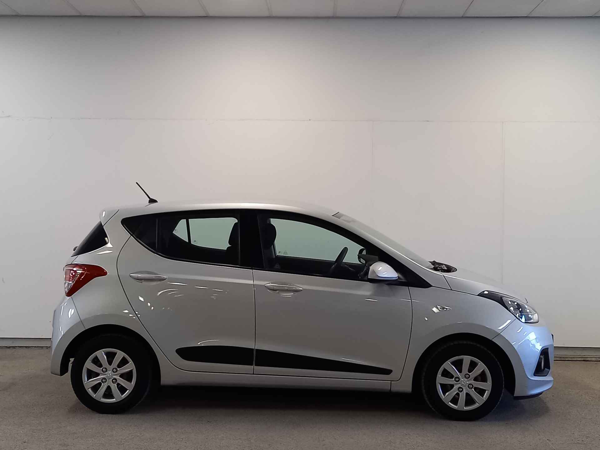 Hyundai i10 1.0i i-Motion Comfort Unieke lage KM's!!!! - 19/27