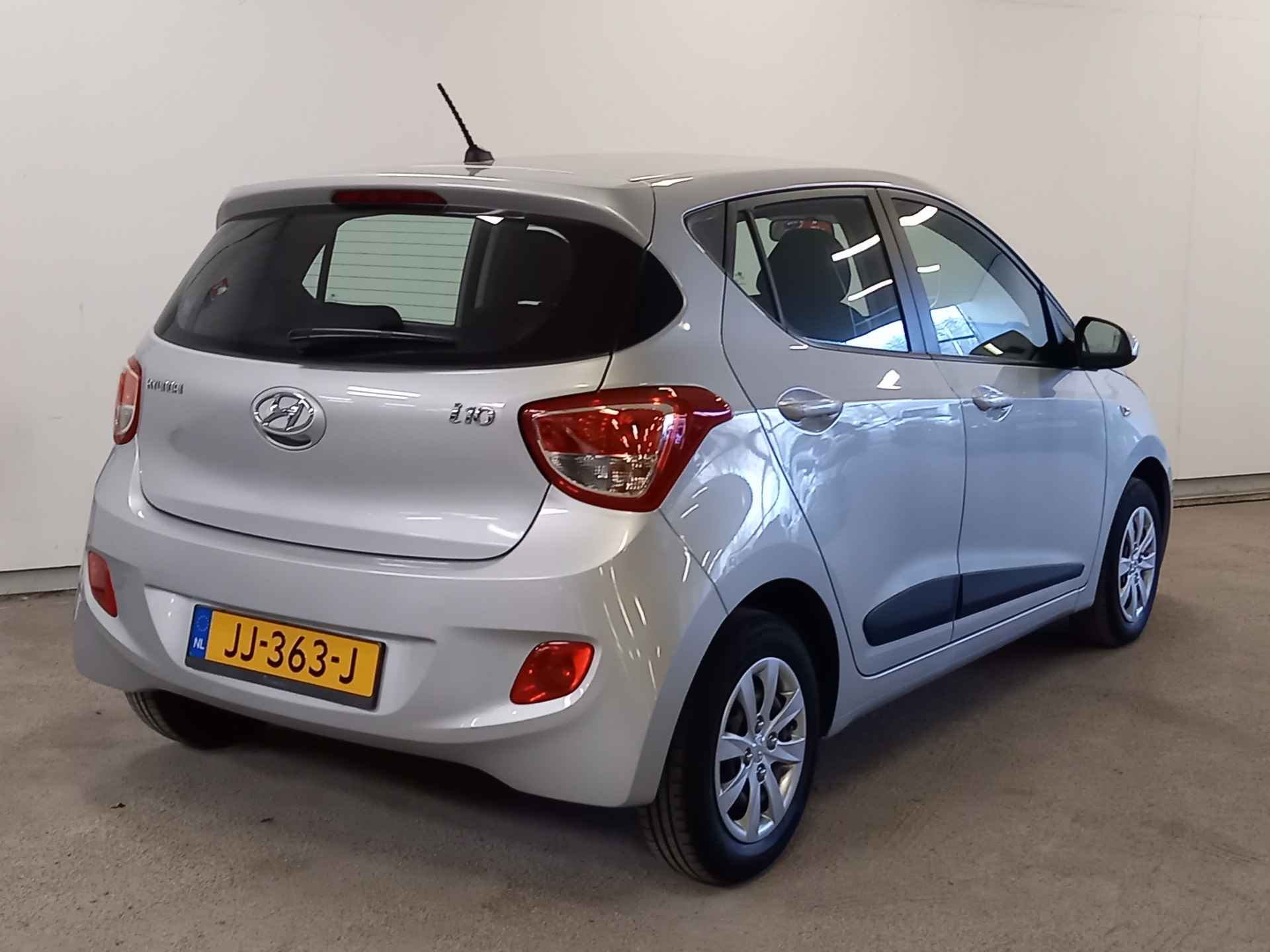 Hyundai i10 1.0i i-Motion Comfort Unieke lage KM's!!!! - 20/27