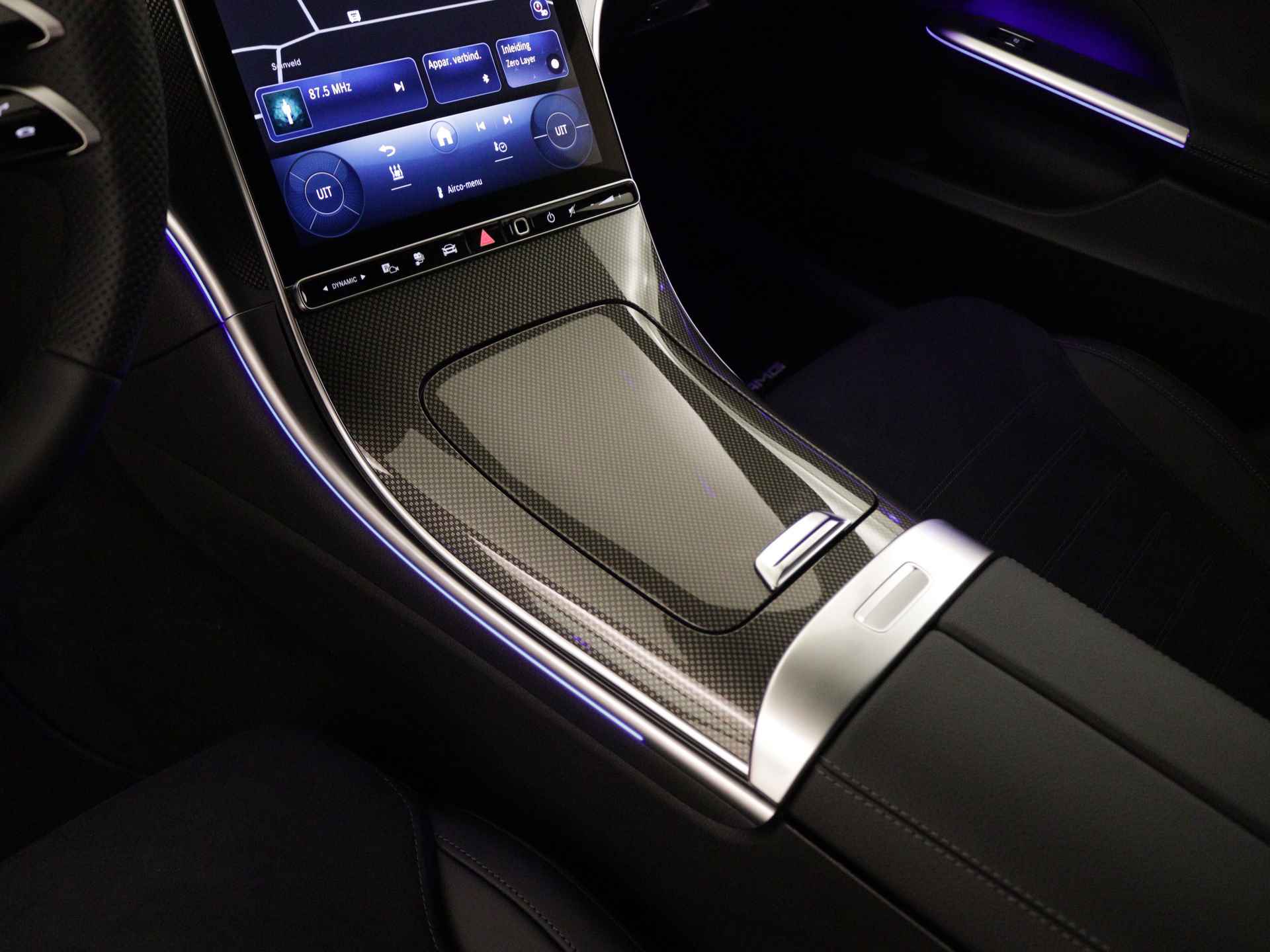 Mercedes-Benz C-Klasse Estate 300 e AMG Line | Nightpakket | Memorypakket | KEYLESS GO-comfortpakket | Verwarmde stoelen vooraan | USB-pakket | Parkeerpakket met 360°-camera | EASY PACK achterklep | DIGITAL LIGHT | - 26/39