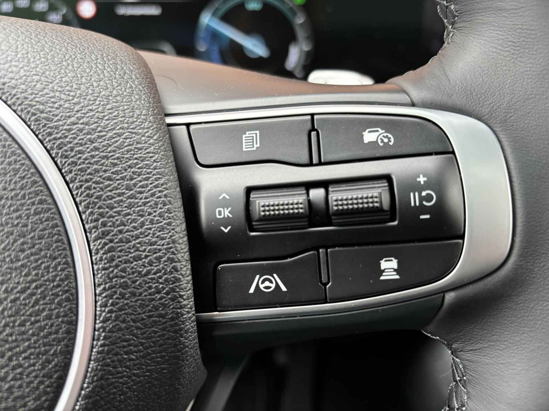 Kia Sportage 1.6 T-GDi Plug-in Hybrid AWD DynamicPlusLine | Panorama schuif/kanteldak | 19 inch lichtmetalen velgen | Matrix LED-koplampen - 22/28