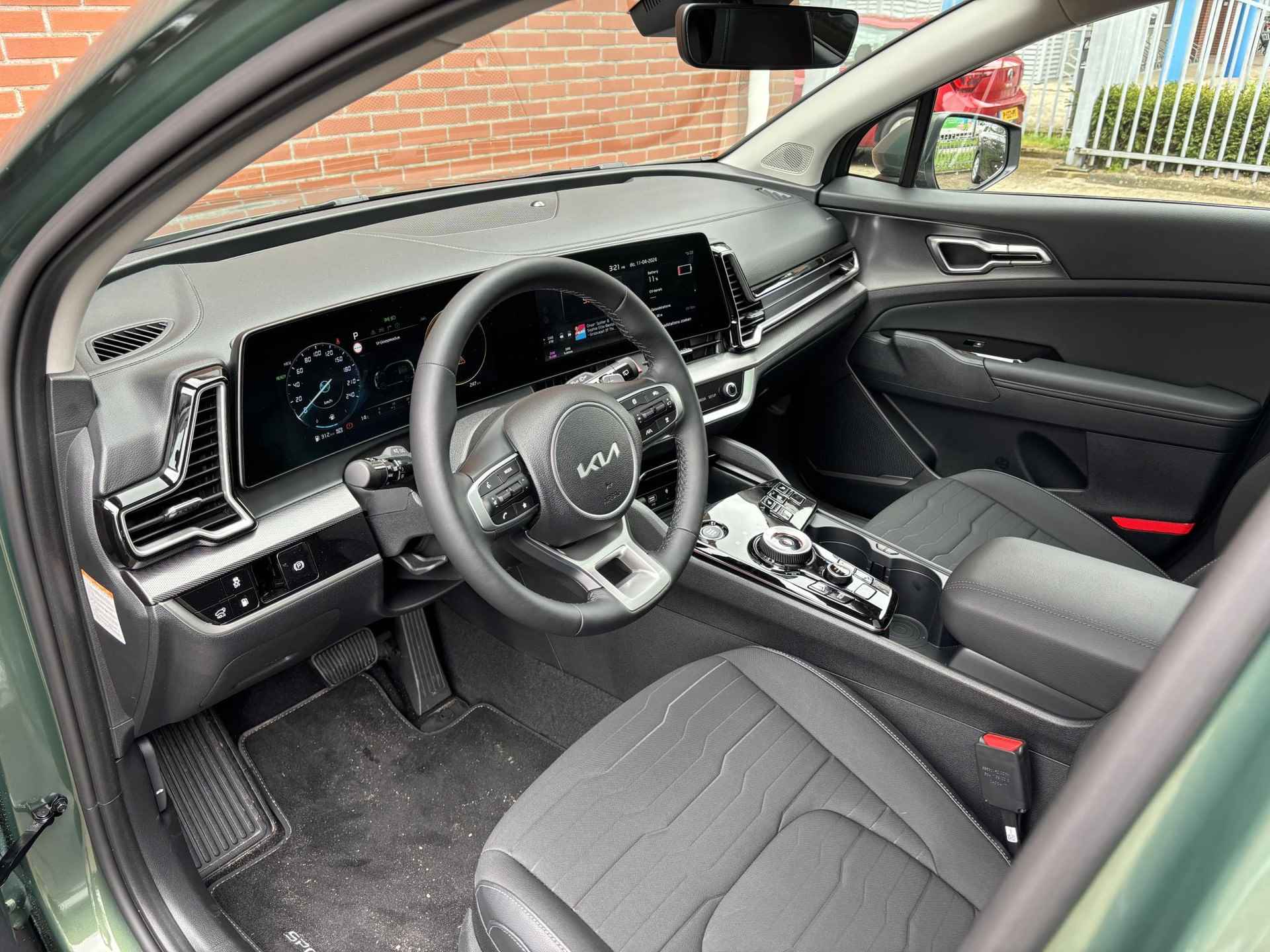 Kia Sportage 1.6 T-GDi Plug-in Hybrid AWD DynamicPlusLine | Panorama schuif/kanteldak | 19 inch lichtmetalen velgen | Matrix LED-koplampen - 3/28