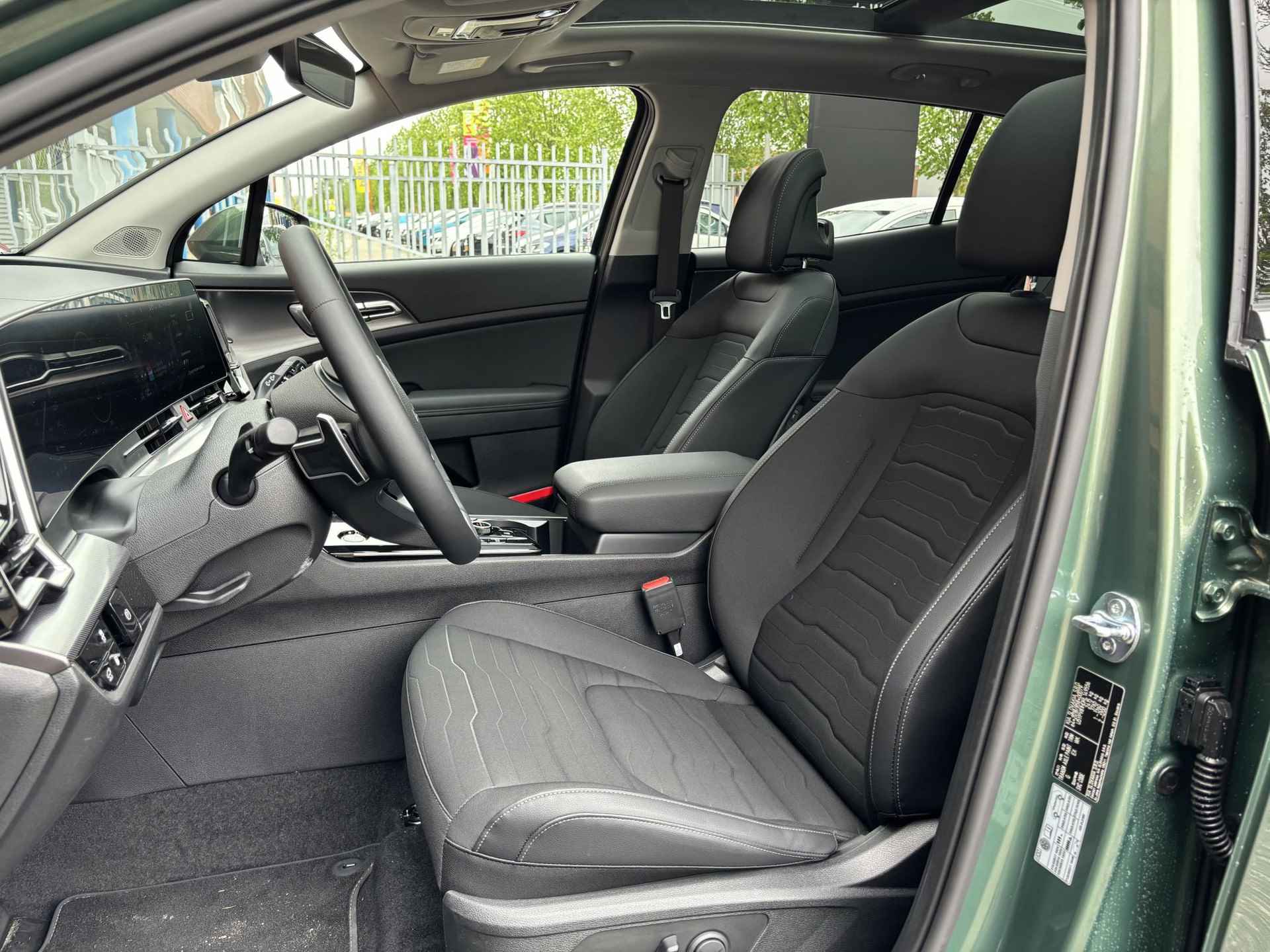 Kia Sportage 1.6 T-GDi Plug-in Hybrid AWD DynamicPlusLine | Panorama schuif/kanteldak | 19 inch lichtmetalen velgen | Matrix LED-koplampen - 4/28