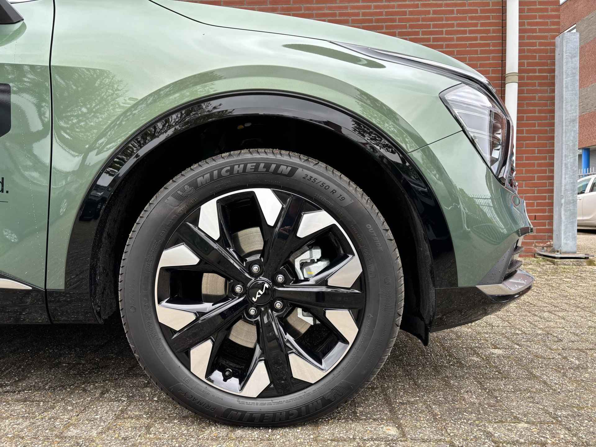 Kia Sportage 1.6 T-GDi Plug-in Hybrid AWD DynamicPlusLine | Panorama schuif/kanteldak | 19 inch lichtmetalen velgen | Matrix LED-koplampen - 13/28