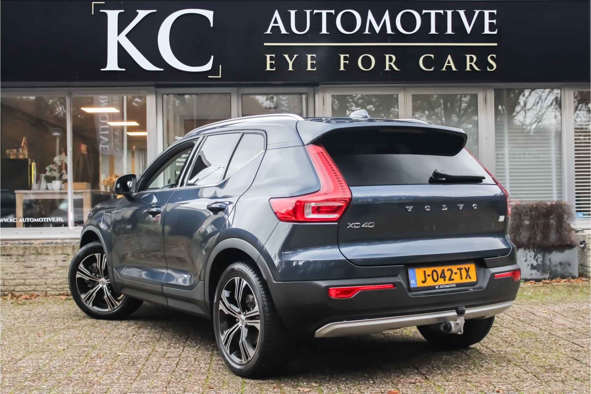 Volvo XC40 1.5 T5 Recharge Inscription | Trekhaak | Leder - 5/30