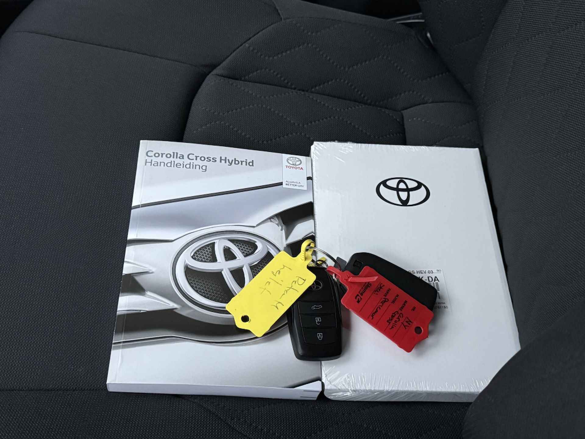 Toyota Corolla Cross Hybrid 140 Dynamic Zeer compleet in Nieuwstaat! - 21/39