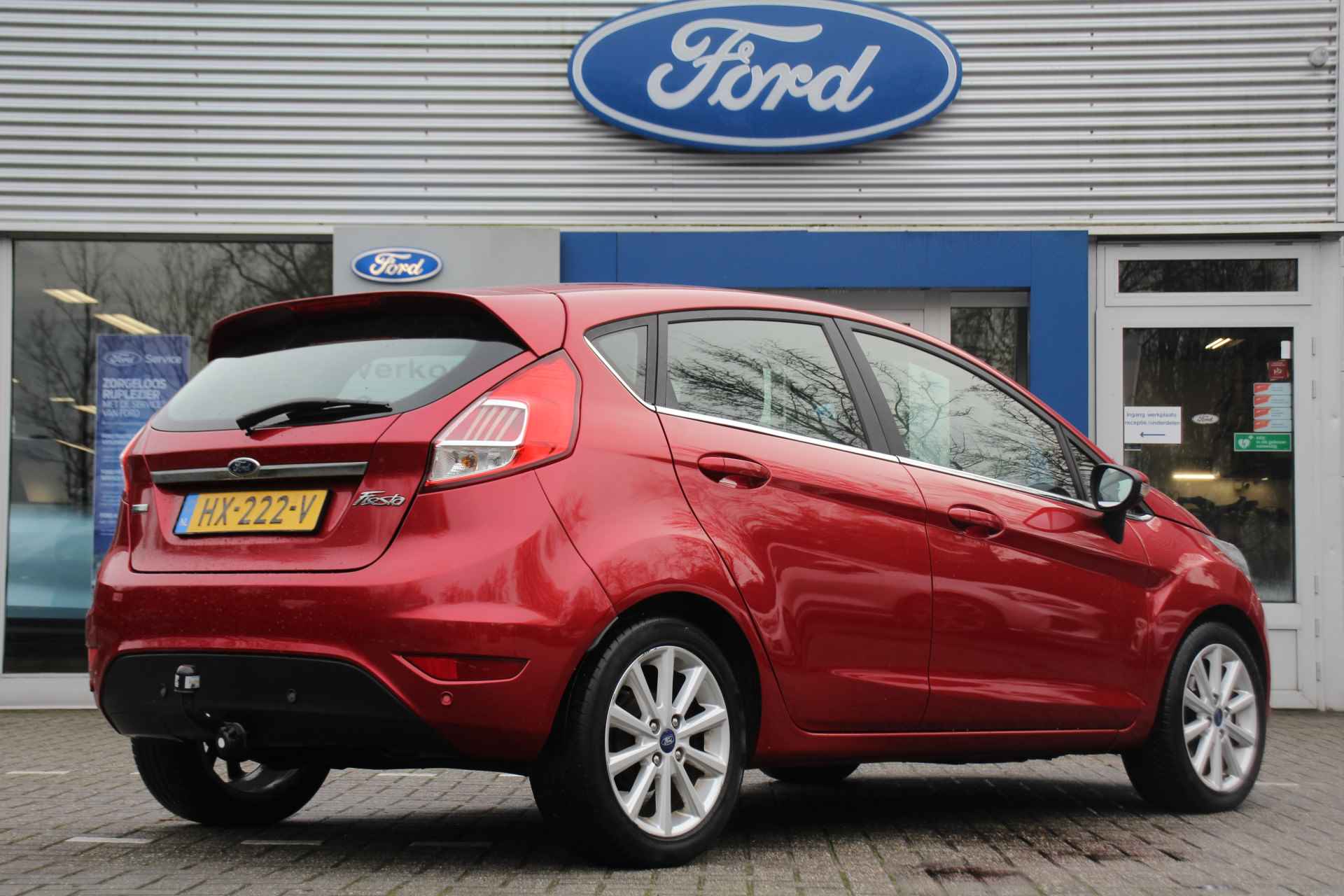 Ford Fiesta 1.0EB TITANIUM | 1E EIGENAAR! | NL-AUTO! | DEALER OH! | NAVI | CLIMA | VERWARMDE VOORRUIT | CRUISE | BLUETOOTH | PARK SENS | LM. - 3/37