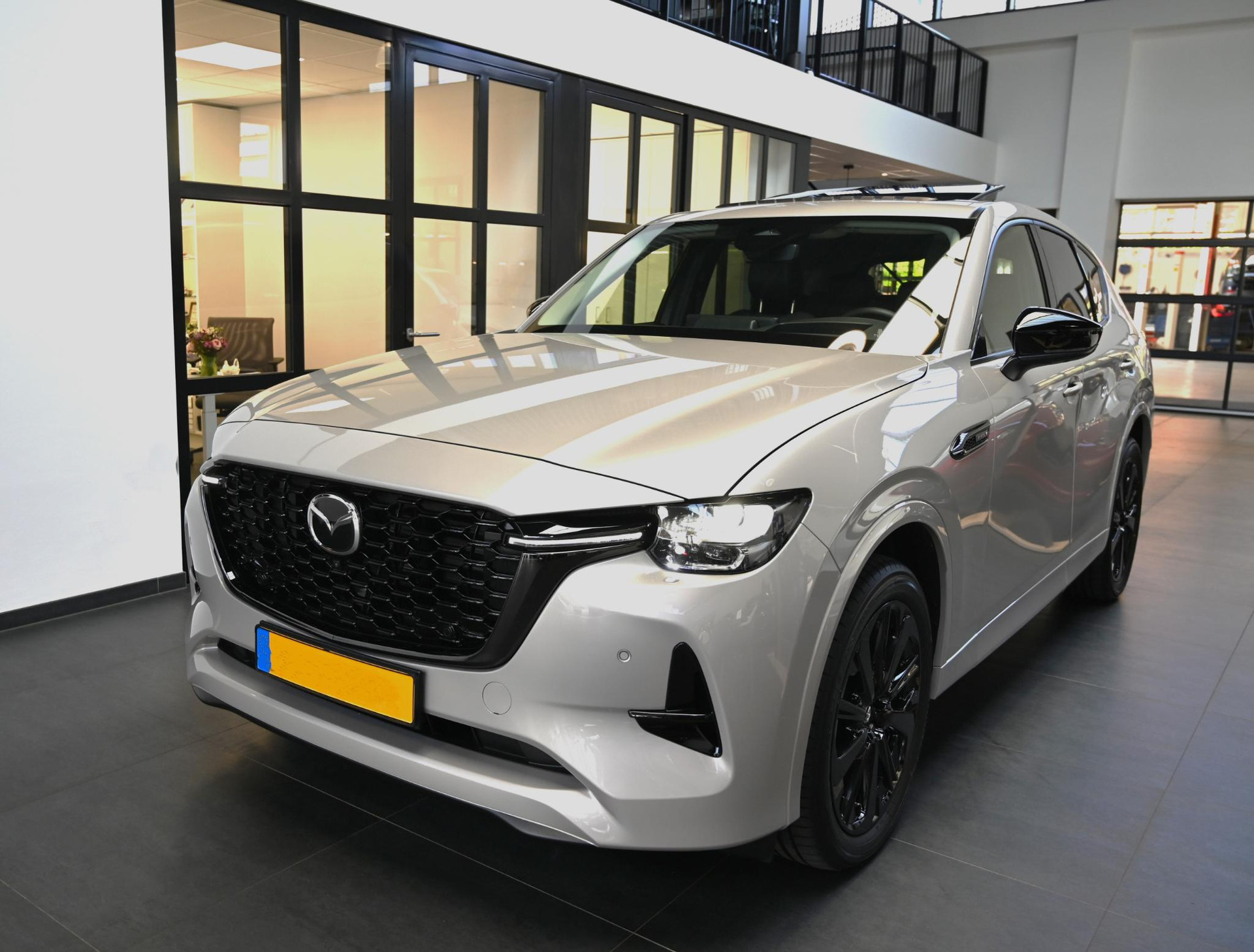 Mazda CX-60 e-SkyActiv PHEV 327 automaat Homura met Convenience/Sound en Panoramic Pack *Actie: nu met €4.000 inruilvoordeel* *Verwacht*