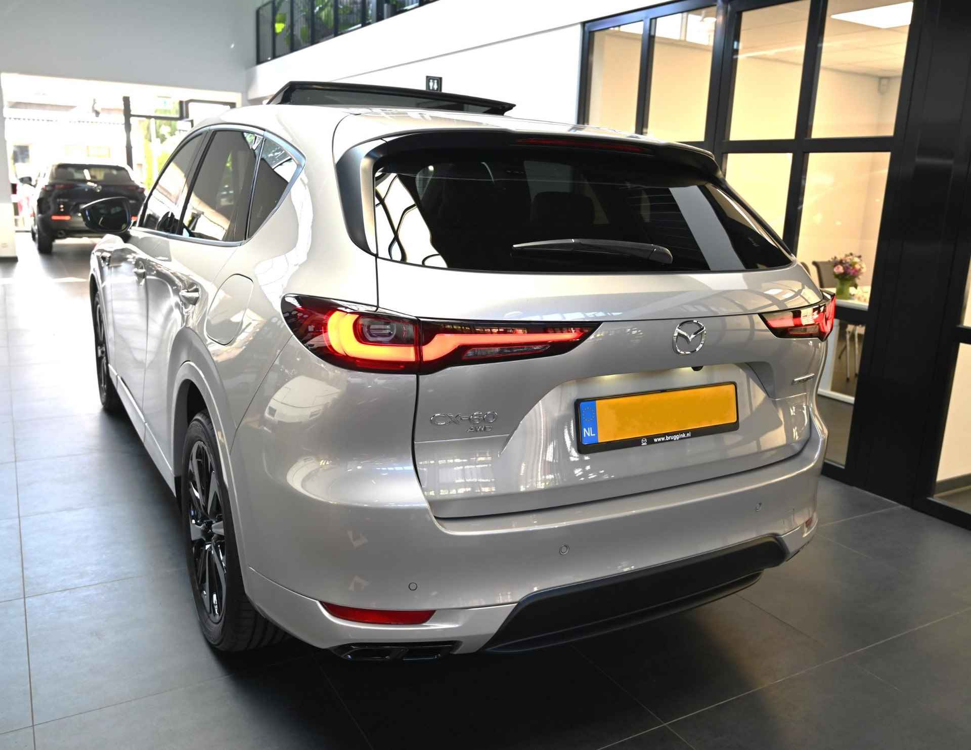 Mazda CX-60 e-SkyActiv PHEV 327 automaat Homura met Convenience/Sound en Panoramic Pack *Actie: nu met €4.000 inruilvoordeel* *Verwacht* - 3/48