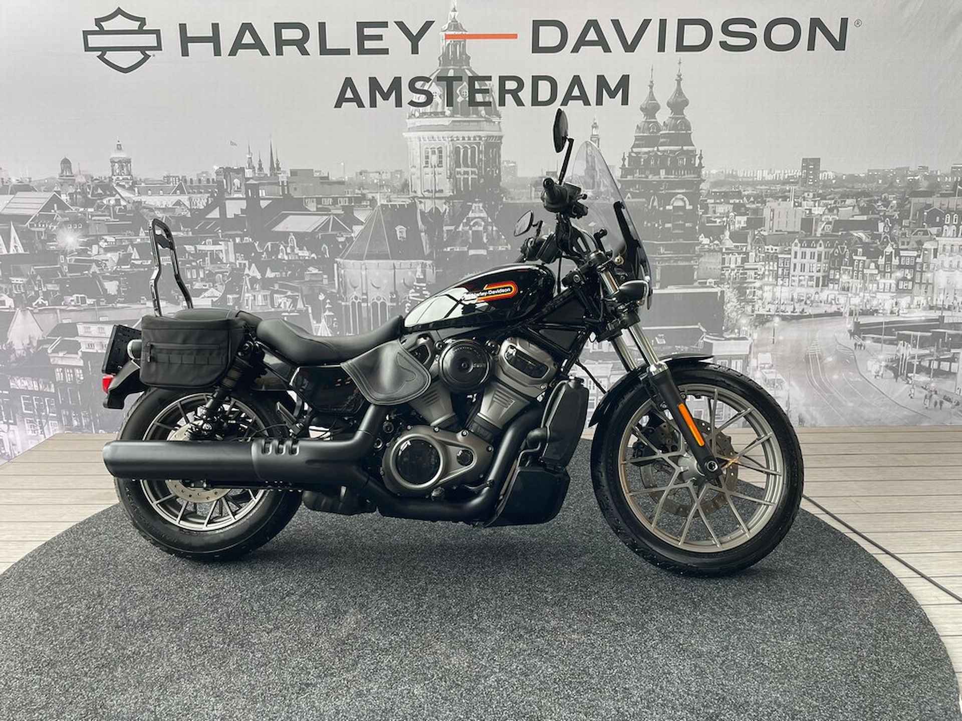 Harley-Davidson NIGHTSTER S - 1/8