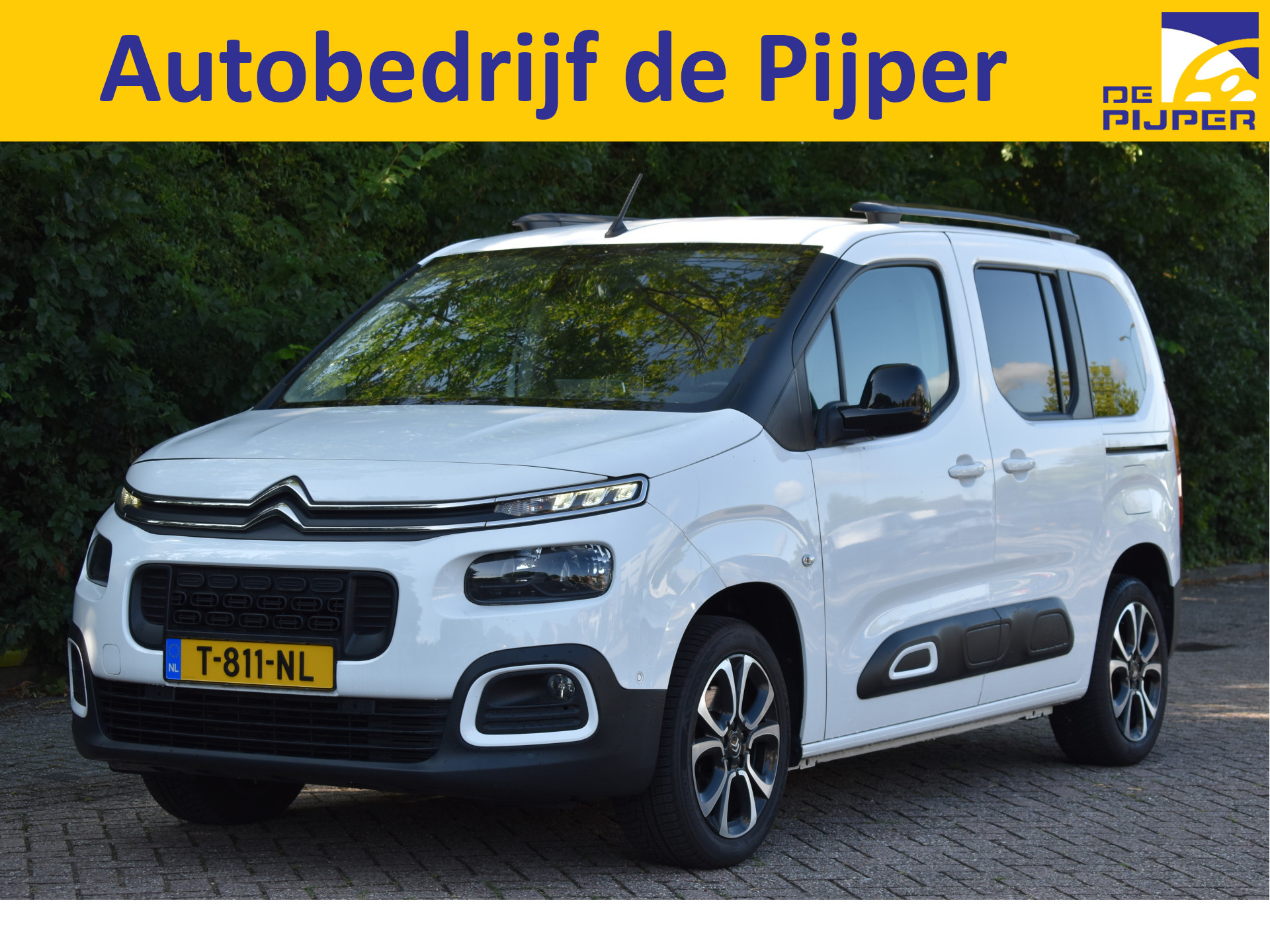 Citroën Berlingo 1.2 PureTech Shine 5-Persoons VOL, HEADUP, CAMERA, CARPLAY, CLIMATE CONTR, CRUISE CONTR, Z+W BANDEN bij viaBOVAG.nl