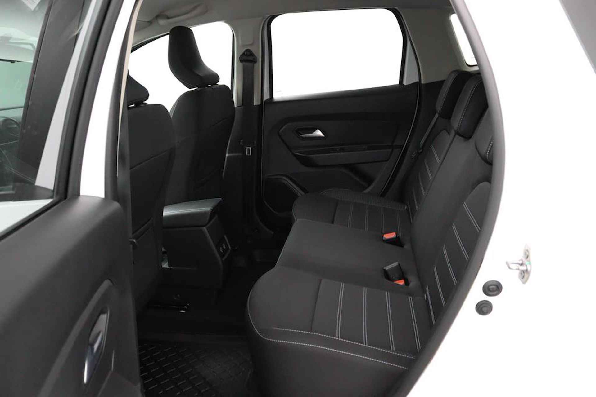 Dacia Duster 1.0 TCe Bi-Fuel Prestige | Navigatie | 360 Camera | Stoelverwarming | Climate Control | Cruise Control | Keyless Entry | FACELIFT | LED Koplampen | Privacy Glas | Parkeersensoren | Licht Metalen Velgen | - 14/50