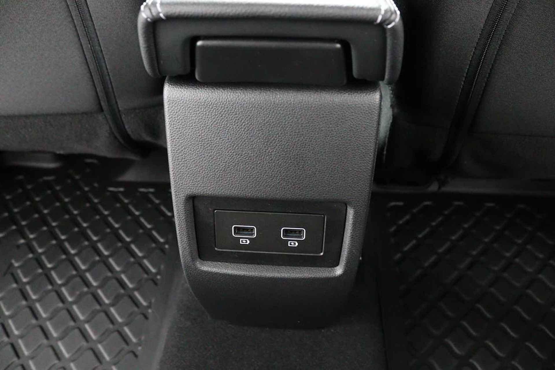 Dacia Duster 1.0 TCe Bi-Fuel Prestige | Navigatie | 360 Camera | Stoelverwarming | Climate Control | Cruise Control | Keyless Entry | FACELIFT | LED Koplampen | Privacy Glas | Parkeersensoren | Licht Metalen Velgen | - 15/50