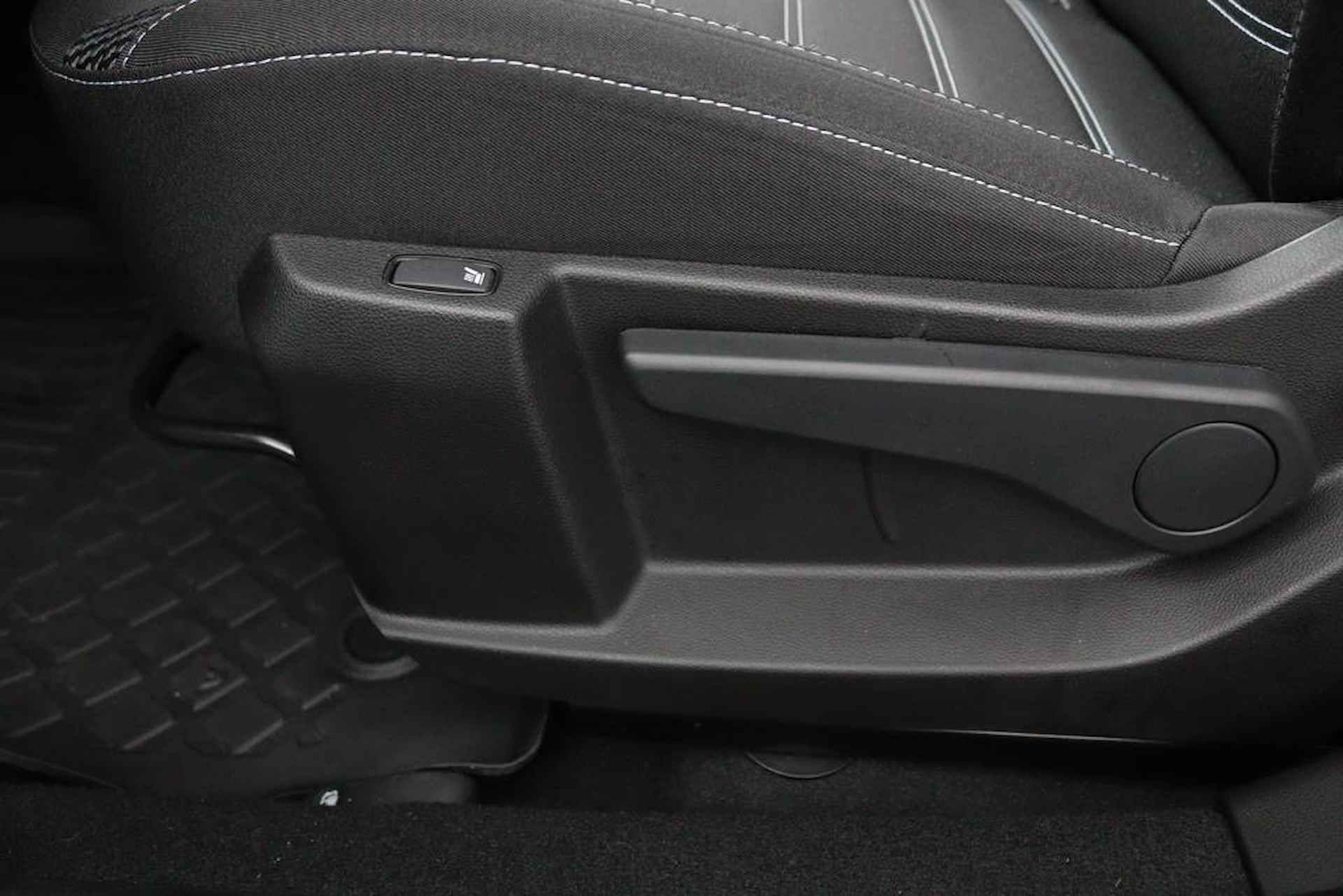 Dacia Duster 1.0 TCe Bi-Fuel Prestige | Navigatie | 360 Camera | Stoelverwarming | Climate Control | Cruise Control | Keyless Entry | FACELIFT | LED Koplampen | Privacy Glas | Parkeersensoren | Licht Metalen Velgen | - 17/50