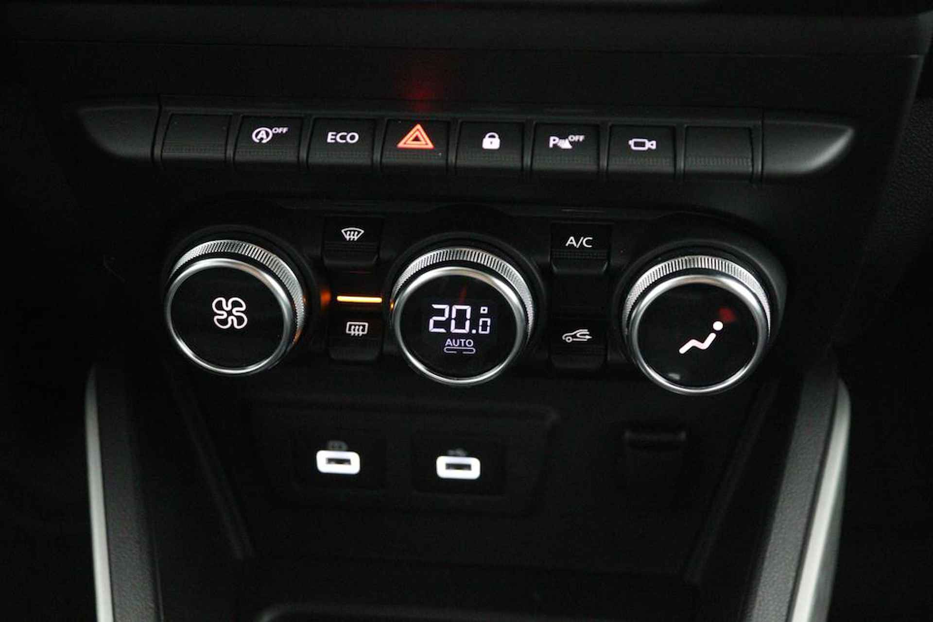Dacia Duster 1.0 TCe Bi-Fuel Prestige | Navigatie | 360 Camera | Stoelverwarming | Climate Control | Cruise Control | Keyless Entry | FACELIFT | LED Koplampen | Privacy Glas | Parkeersensoren | Licht Metalen Velgen | - 26/50