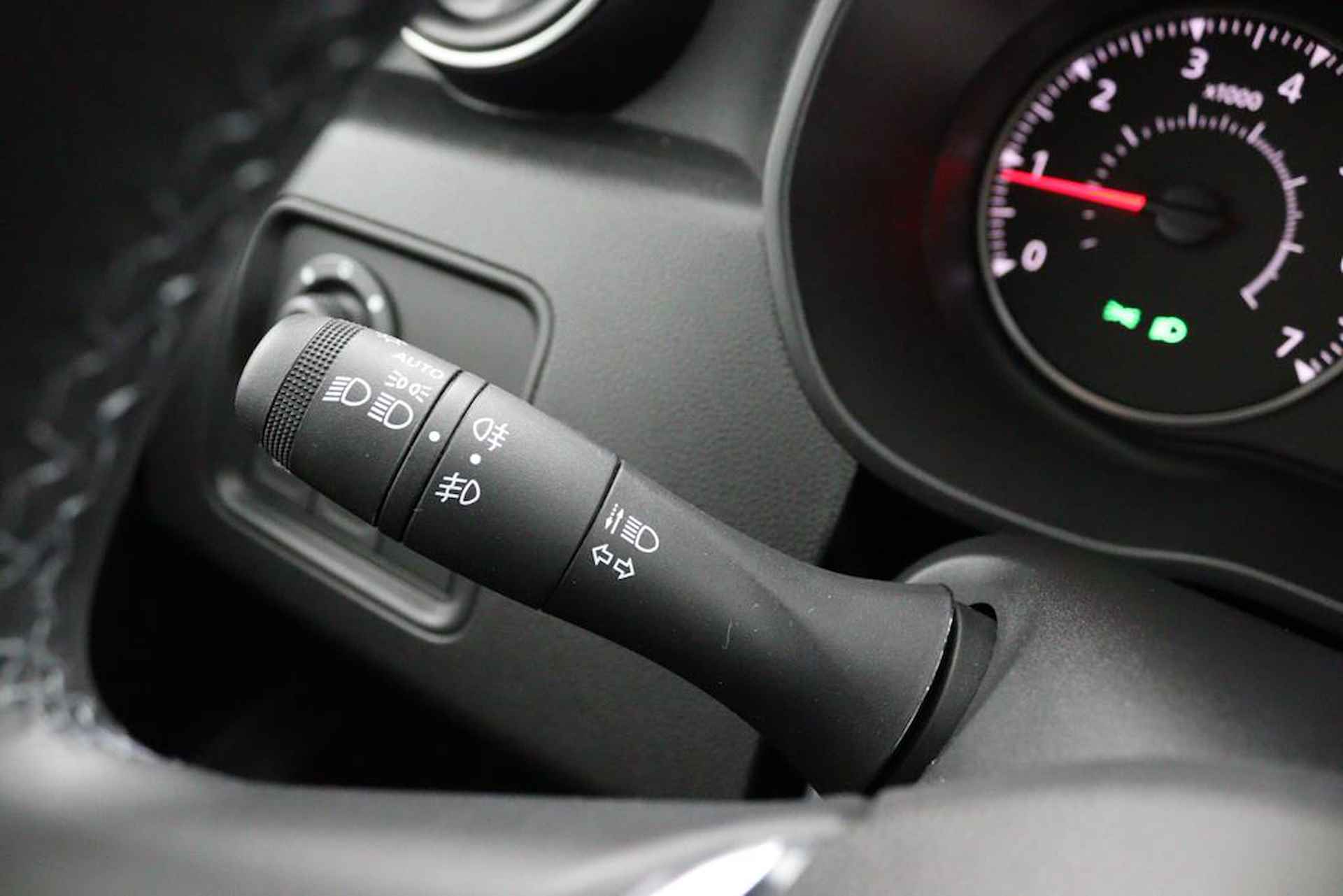Dacia Duster 1.0 TCe Bi-Fuel Prestige | Navigatie | 360 Camera | Stoelverwarming | Climate Control | Cruise Control | Keyless Entry | FACELIFT | LED Koplampen | Privacy Glas | Parkeersensoren | Licht Metalen Velgen | - 34/50