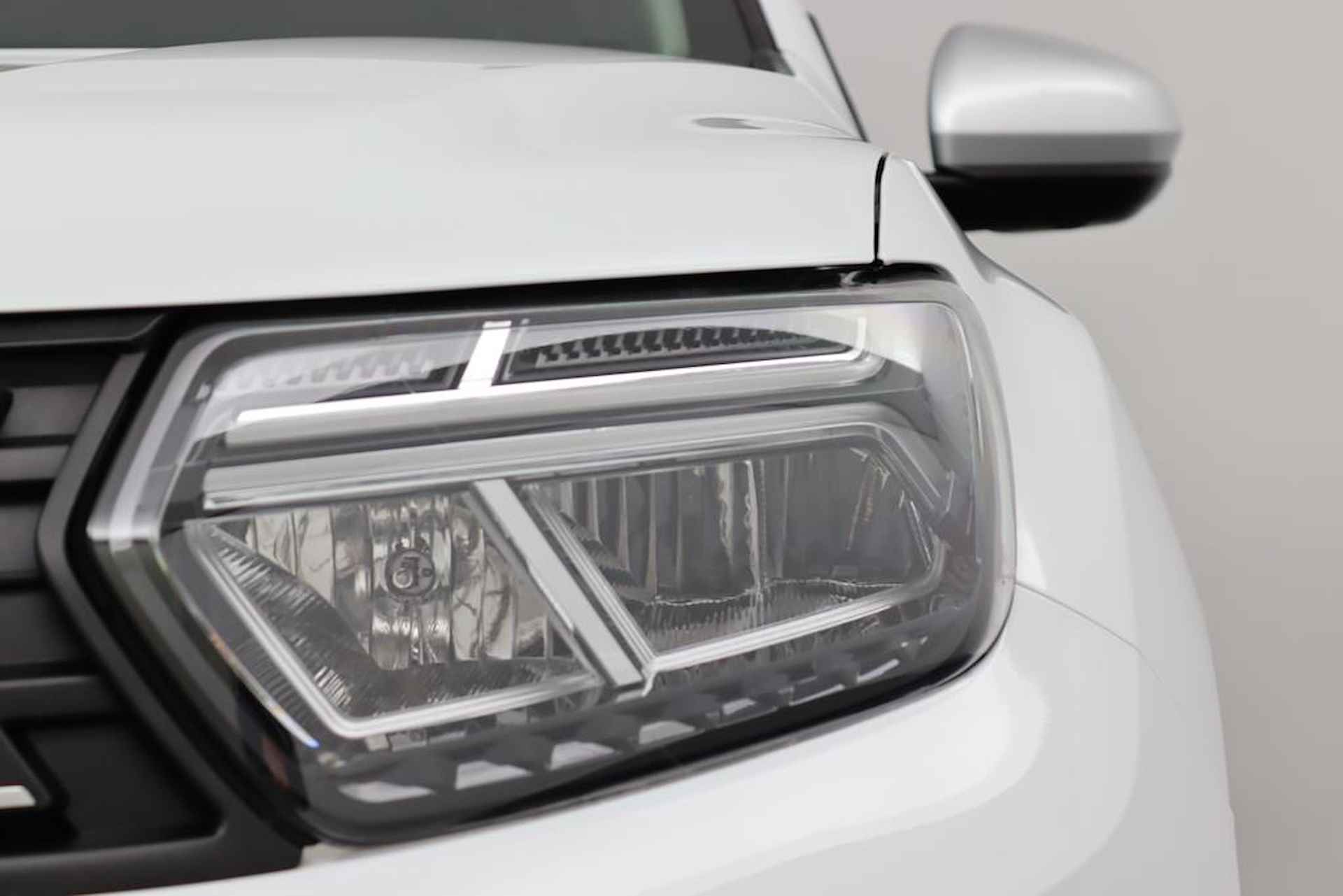Dacia Duster 1.0 TCe Bi-Fuel Prestige | Navigatie | 360 Camera | Stoelverwarming | Climate Control | Cruise Control | Keyless Entry | FACELIFT | LED Koplampen | Privacy Glas | Parkeersensoren | Licht Metalen Velgen | - 38/50