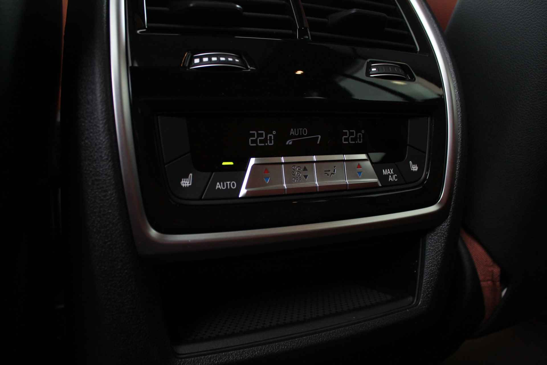 BMW X5 xDrive50e High Executive M Sport Automaat / Panoramadak Sky Lounge / Trekhaak / Integral Active Steering / Stoelventilatie / Bowers & Wilkins / Live Cockpit Professional / Adaptieve LED - 29/42