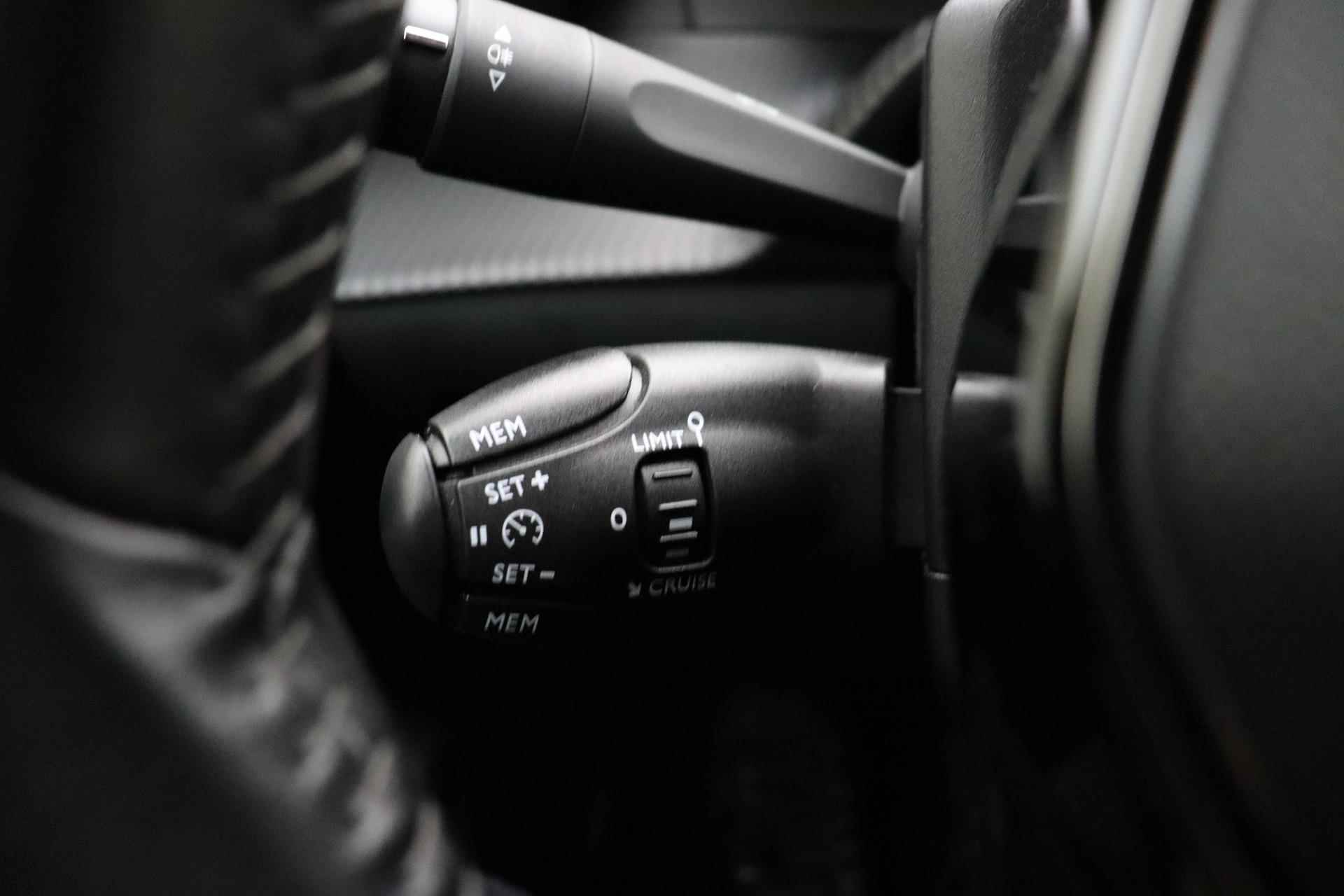 Peugeot e-208 EV Allure 50 kWh 8% Bijtelling | SUBSIDIE MOGELIJK! | Keyless-Entry | Apple Carplay | Android Auto | Climate Control | Achteruitrijcamera - 28/36
