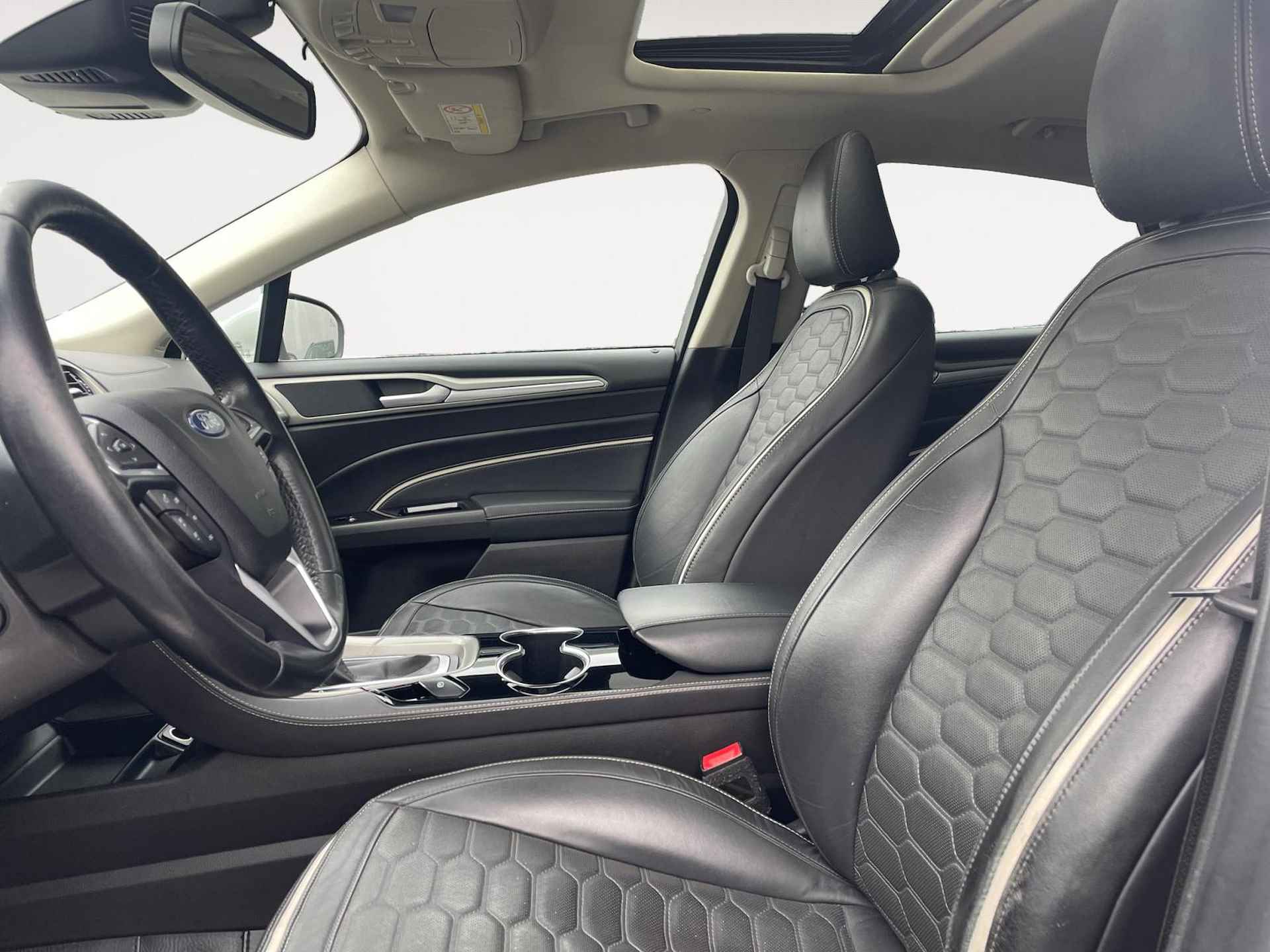 Ford Mondeo 2.0 IVCT HEV Vignale | Schuifdak | Dodehoek Detectie | Voorstoelen met massagefunctie | Stoel- en voorruitverwarming | Navigatie | - 8/23