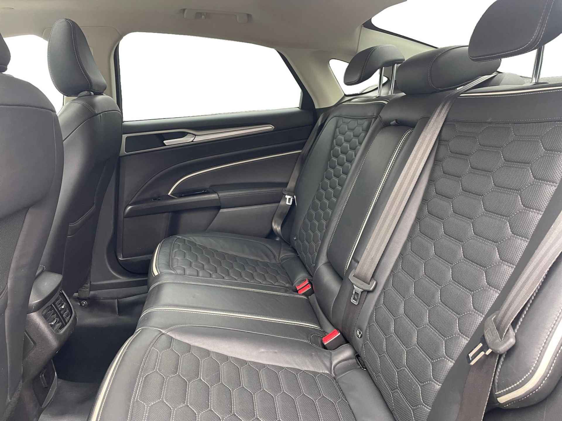 Ford Mondeo 2.0 IVCT HEV Vignale | Schuifdak | Dodehoek Detectie | Voorstoelen met massagefunctie | Stoel- en voorruitverwarming | Navigatie | - 9/23