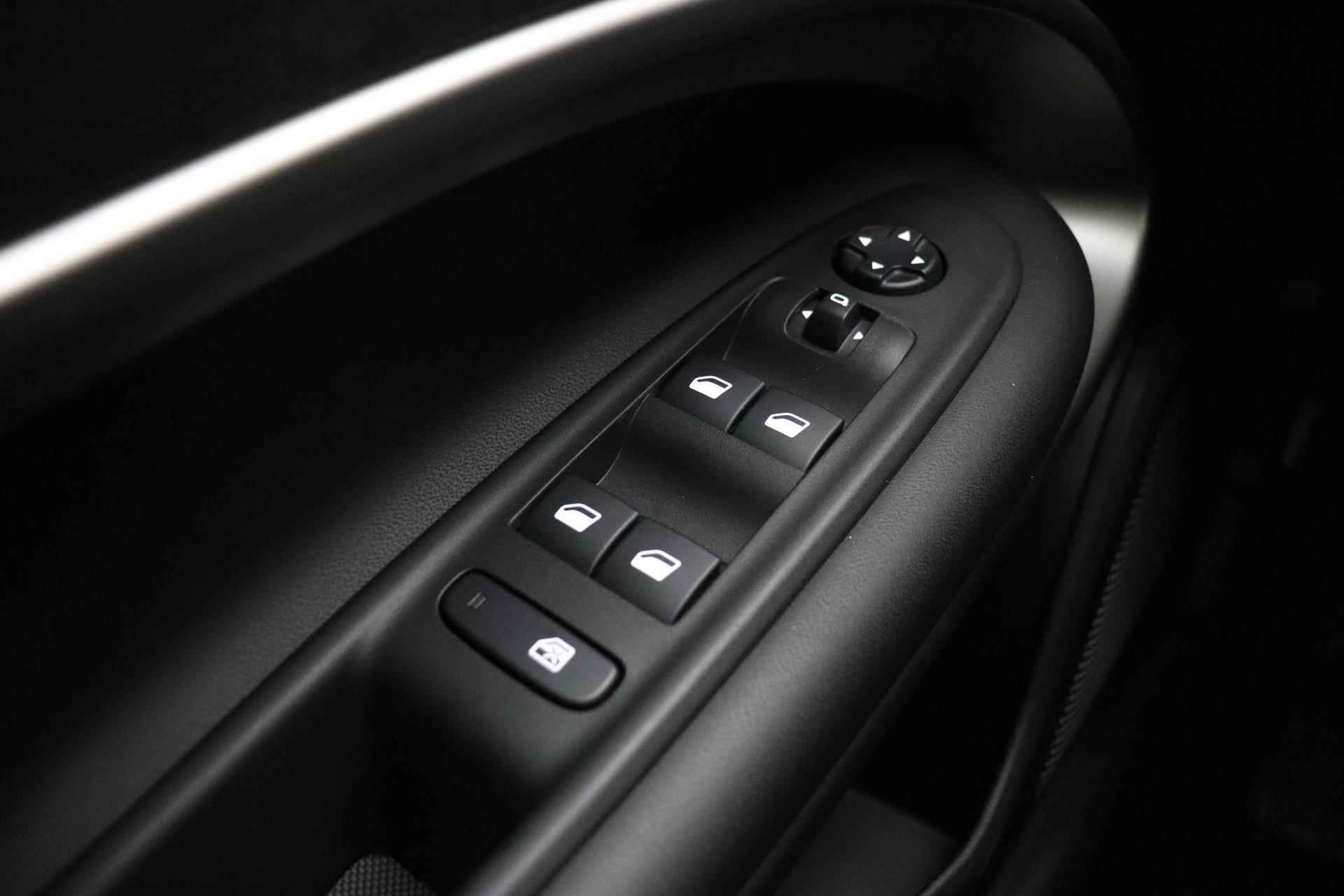 Jeep Avenger Altitude 54kWh | Navigatie | Stoelverwarming | LED verlichting | Lichtmetalen velgen | Apple Carplay/Android auto | Keyless - 19/40
