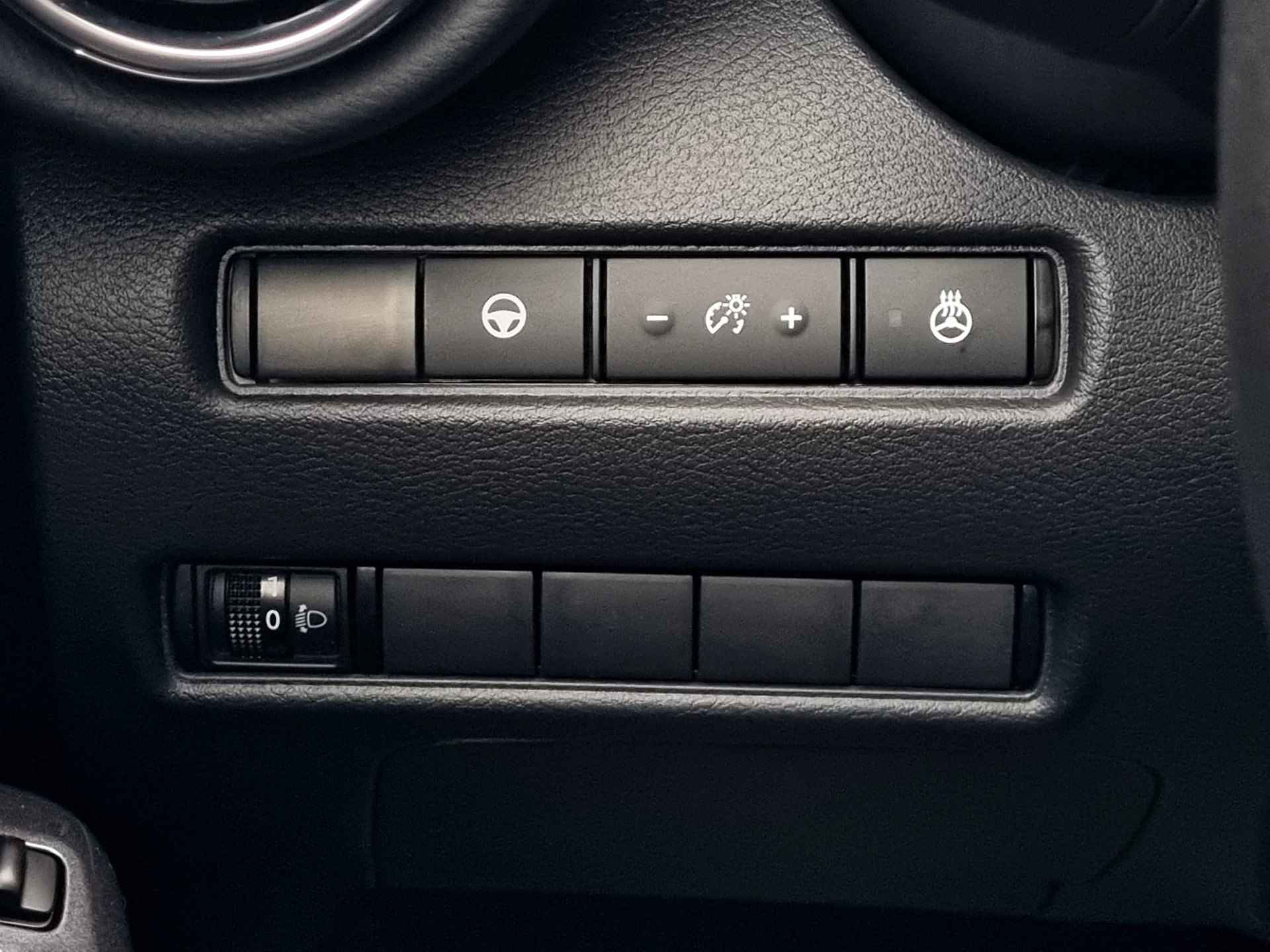 Nissan Juke 1.6 Hybrid Tekna Automaat / Lederen Bekleding / Navigatie / Rondomzicht Camera - 31/40