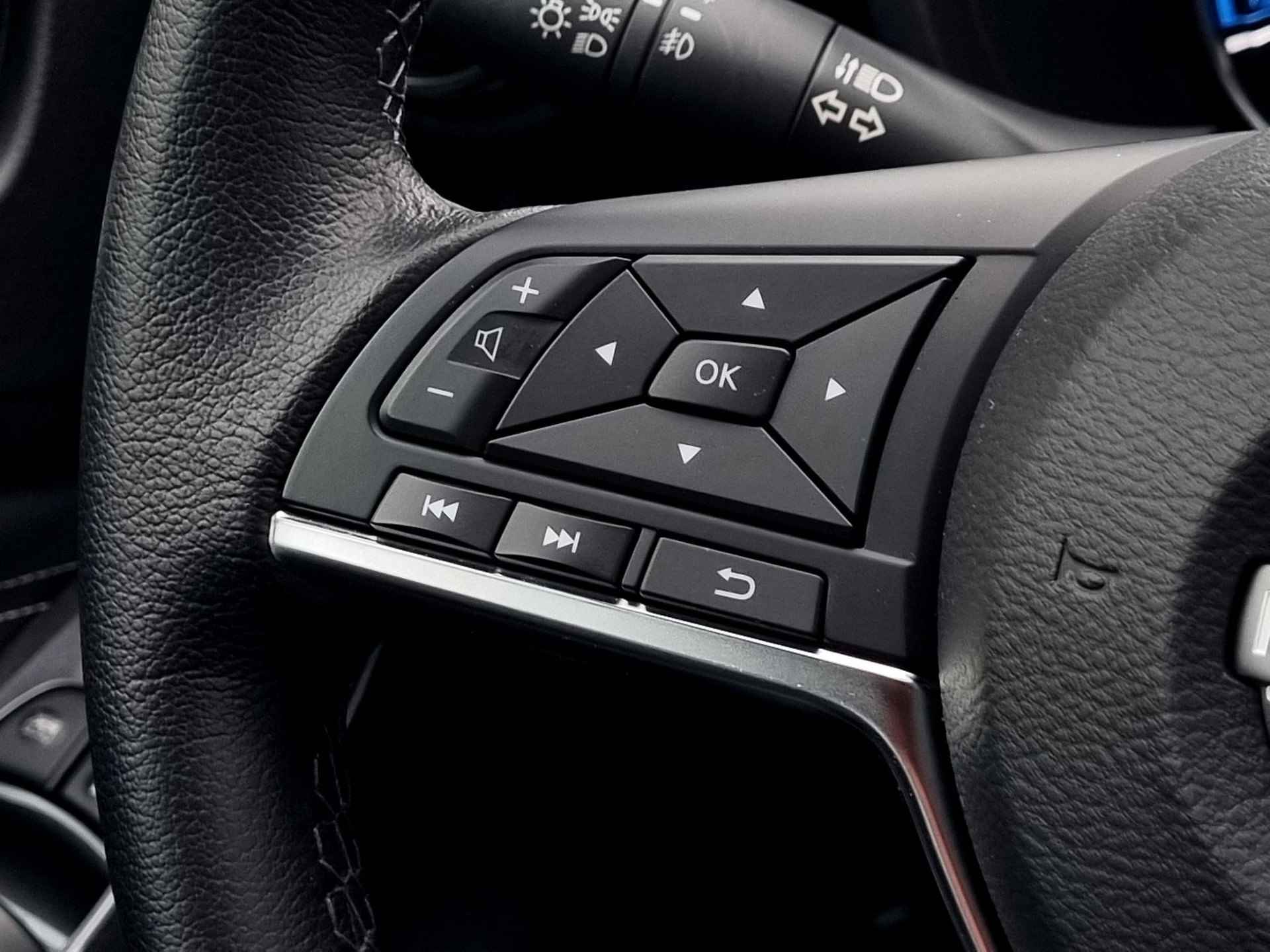 Nissan Juke 1.6 Hybrid Tekna Automaat / Lederen Bekleding / Navigatie / Rondomzicht Camera - 33/40