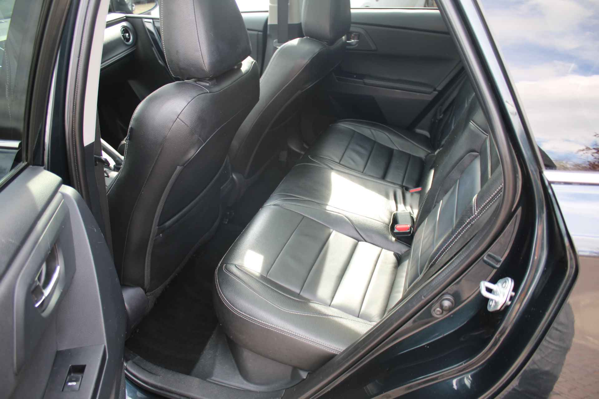 Toyota Auris 1.8 Hybrid 136PK Executive Automaat + 16/ Navi/ LED/ Panorama/ Camera/ NL auto - 14/46