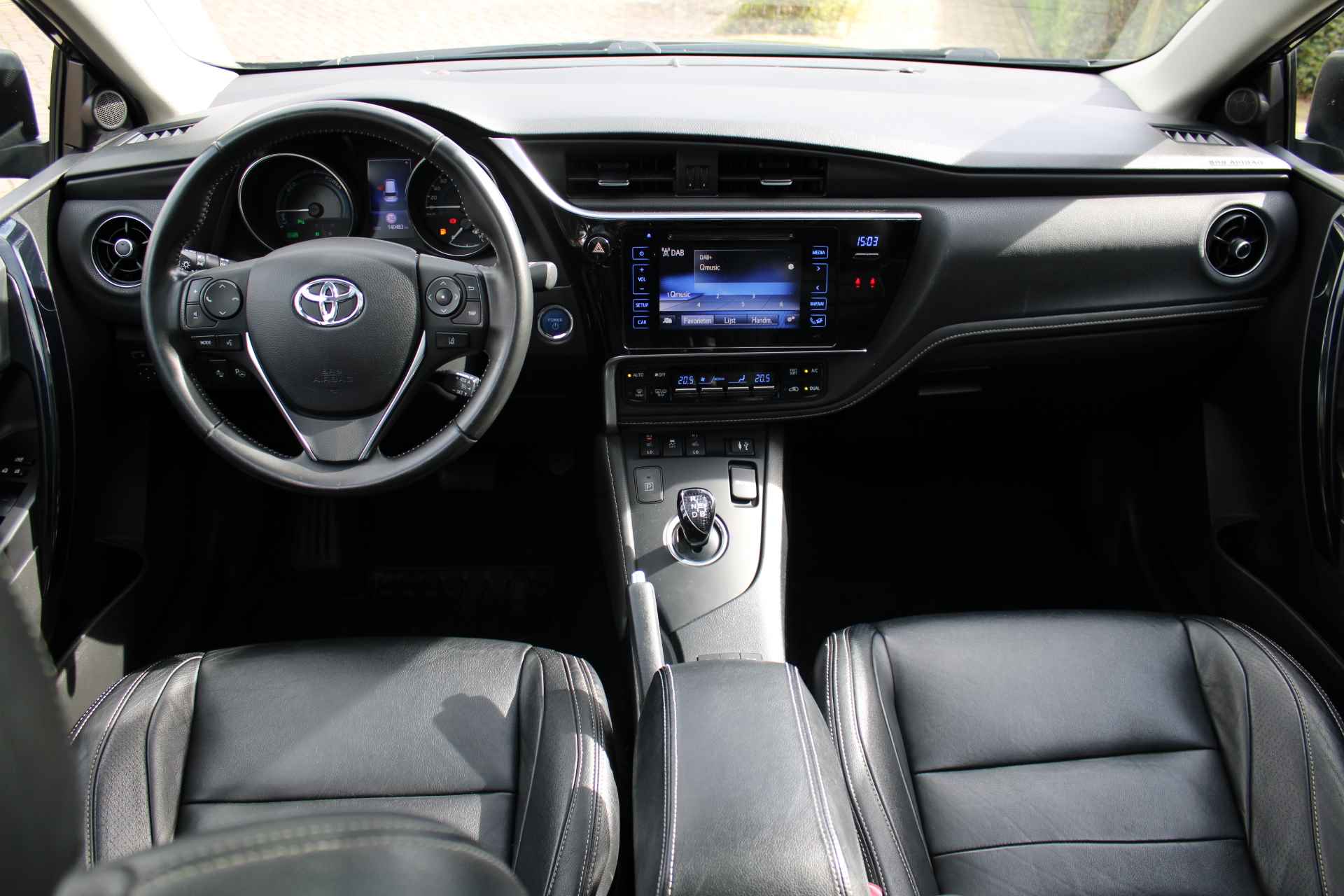 Toyota Auris 1.8 Hybrid 136PK Executive Automaat + 16/ Navi/ LED/ Panorama/ Camera/ NL auto - 15/46