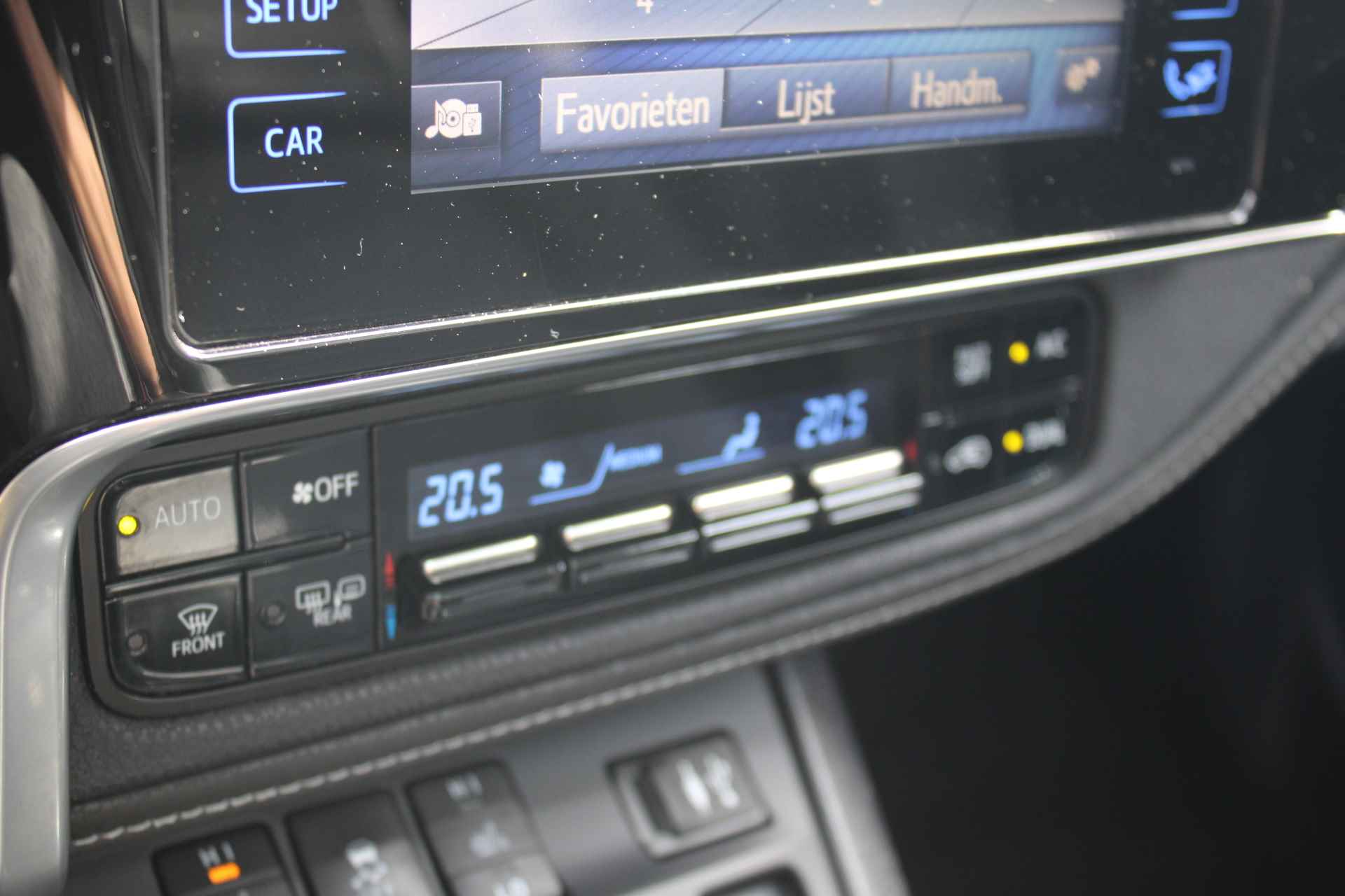 Toyota Auris 1.8 Hybrid 136PK Executive Automaat + 16/ Navi/ LED/ Panorama/ Camera/ NL auto - 20/46