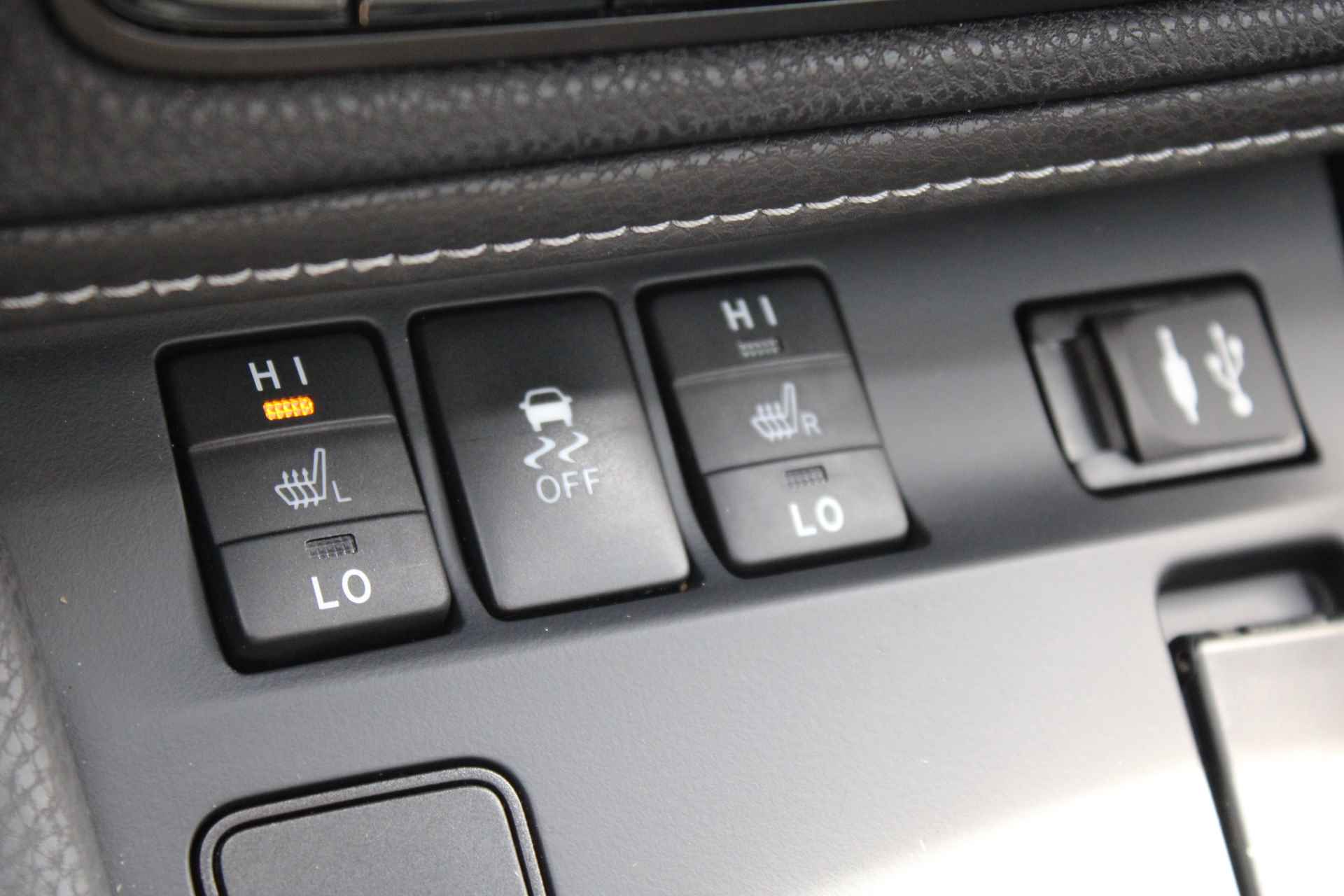 Toyota Auris 1.8 Hybrid 136PK Executive Automaat + 16/ Navi/ LED/ Panorama/ Camera/ NL auto - 21/46