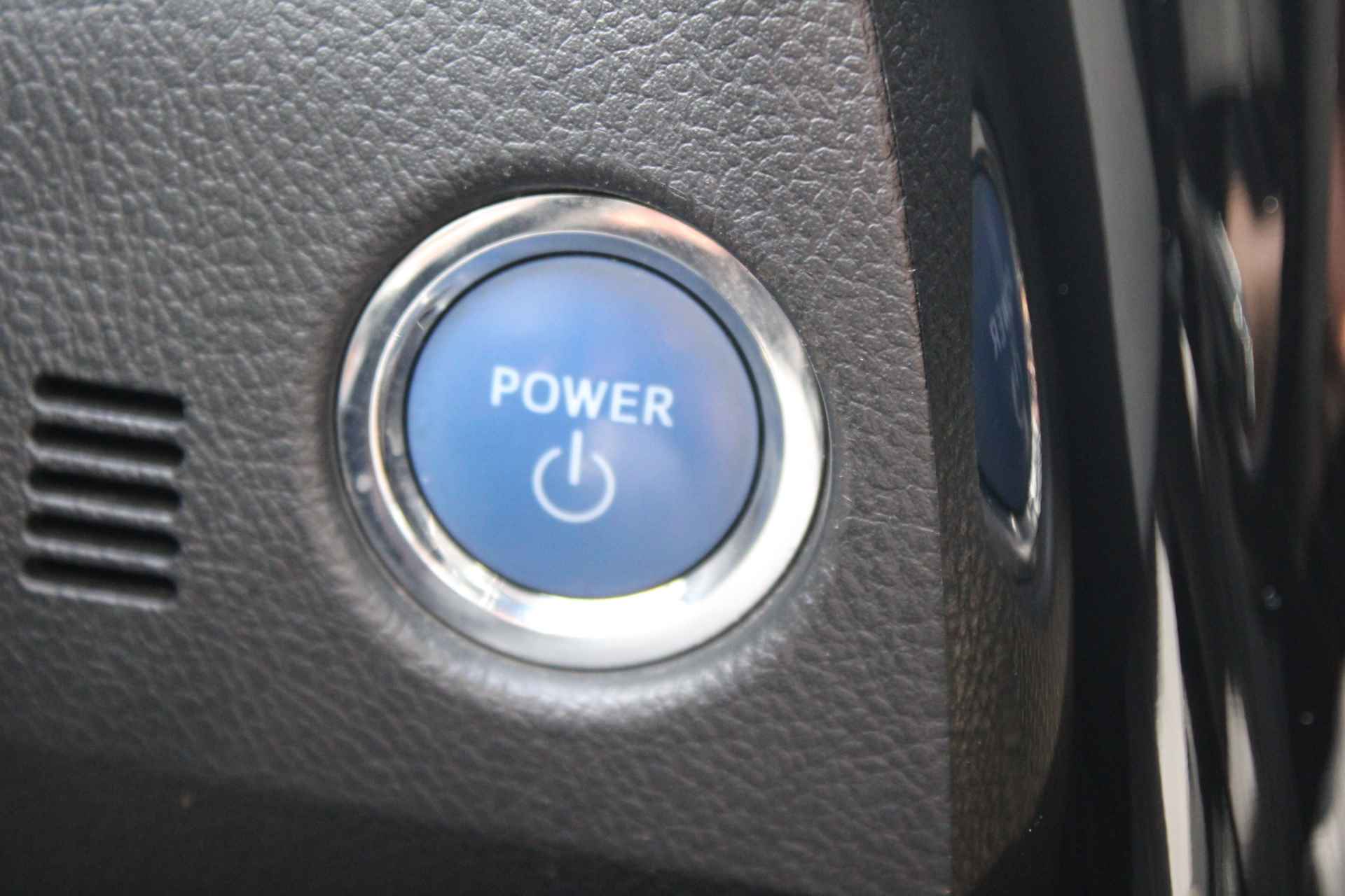 Toyota Auris 1.8 Hybrid 136PK Executive Automaat + 16/ Navi/ LED/ Panorama/ Camera/ NL auto - 23/46