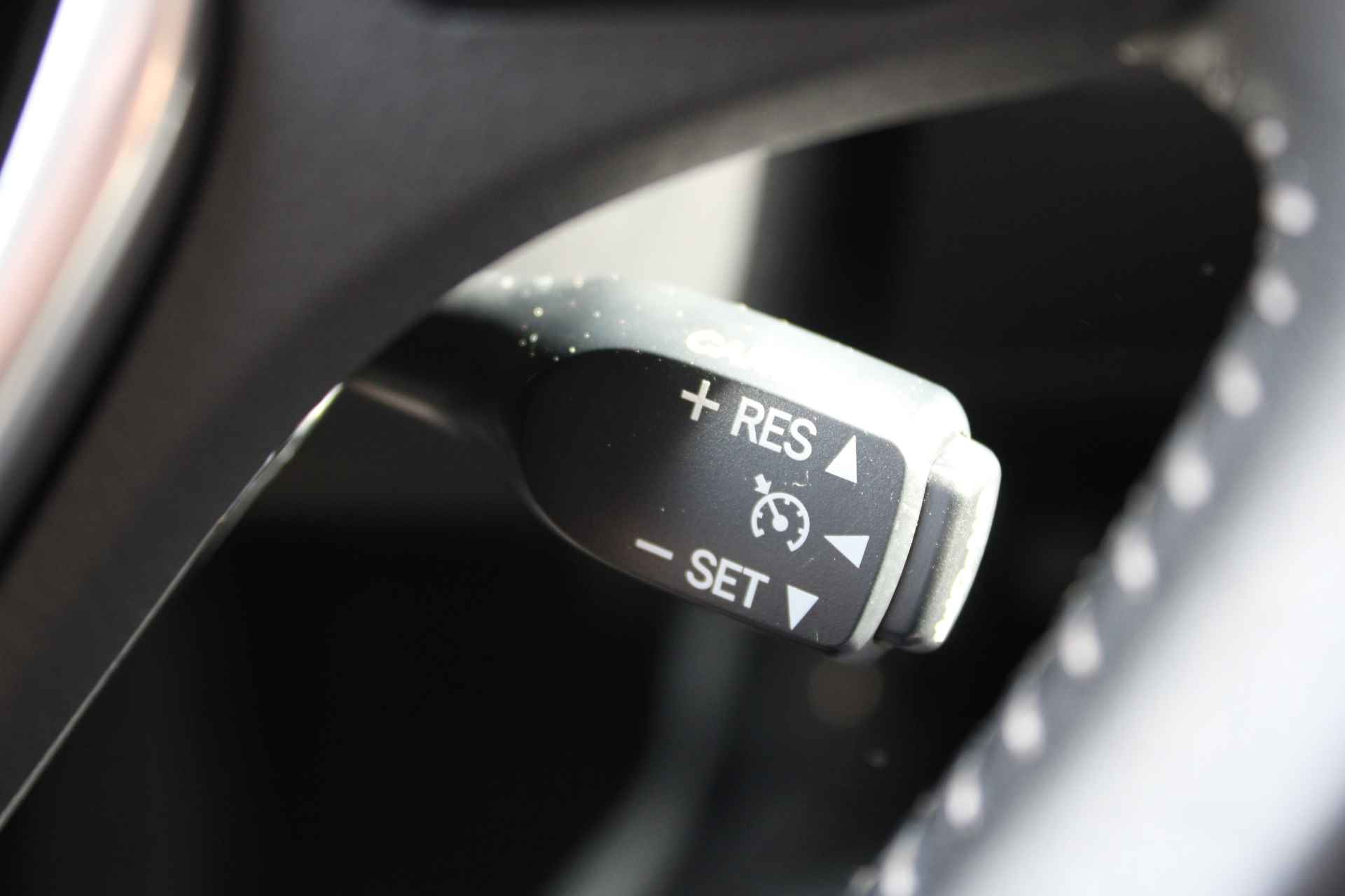 Toyota Auris 1.8 Hybrid 136PK Executive Automaat + 16/ Navi/ LED/ Panorama/ Camera/ NL auto - 31/46
