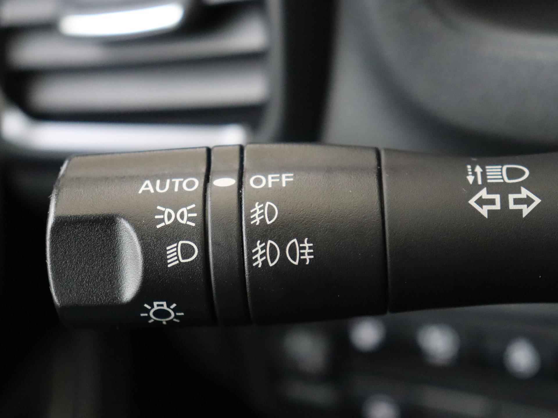 Nissan LEAF Tekna 40 kWh | Navigatie | Apple carplay | Stuurverwarming | Camera's rondom - 24/29