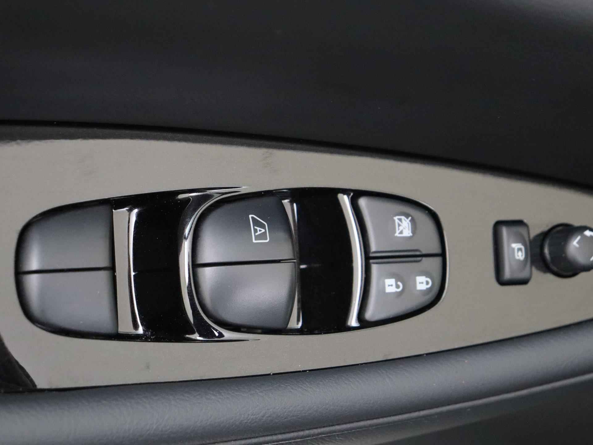 Nissan LEAF Tekna 40 kWh | Navigatie | Apple carplay | Stuurverwarming | Camera's rondom - 26/29