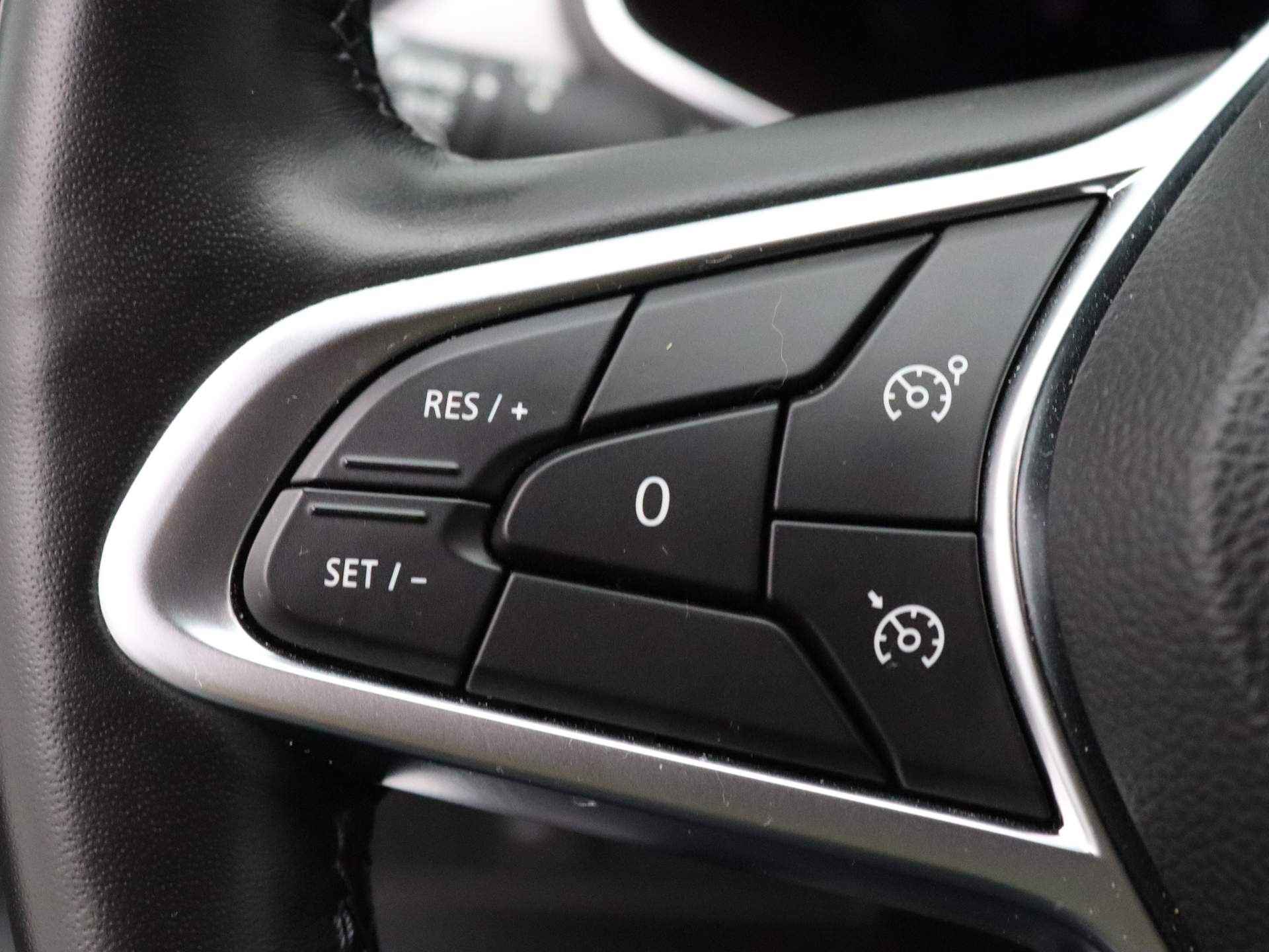 Renault Captur TCe 100pk Intens ALL-IN PRIJS! Climate control | Navig | 17" inch velgen - 17/41