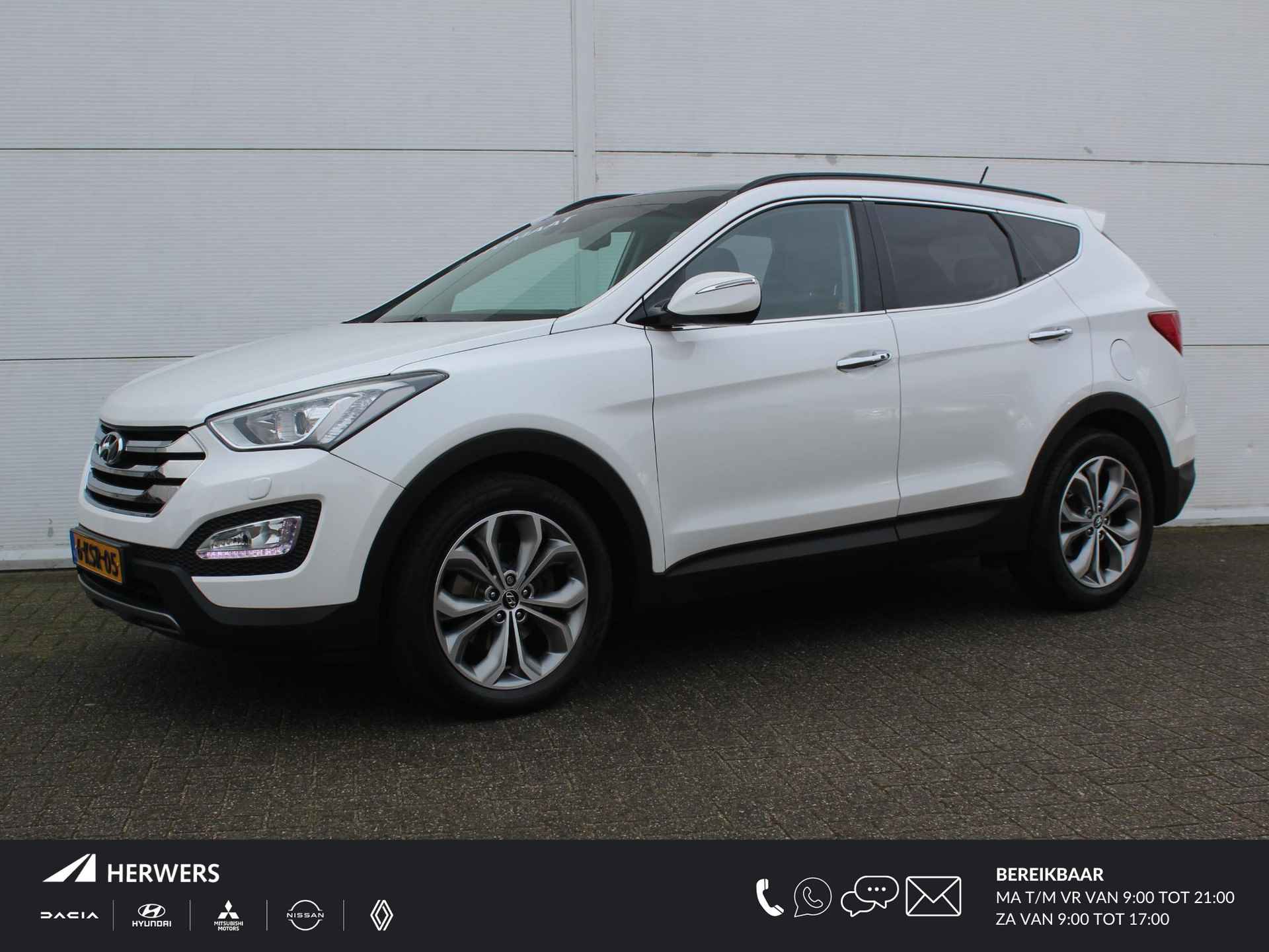 Hyundai Santa Fe 2.4i GDI 4WD i-Catcher AUTOMAAT / Dealer Onderhouden / Navigatie / Elektrisch Schuif-/Kanteldak / Lederen Bekleding / Keyless Entry & Start /