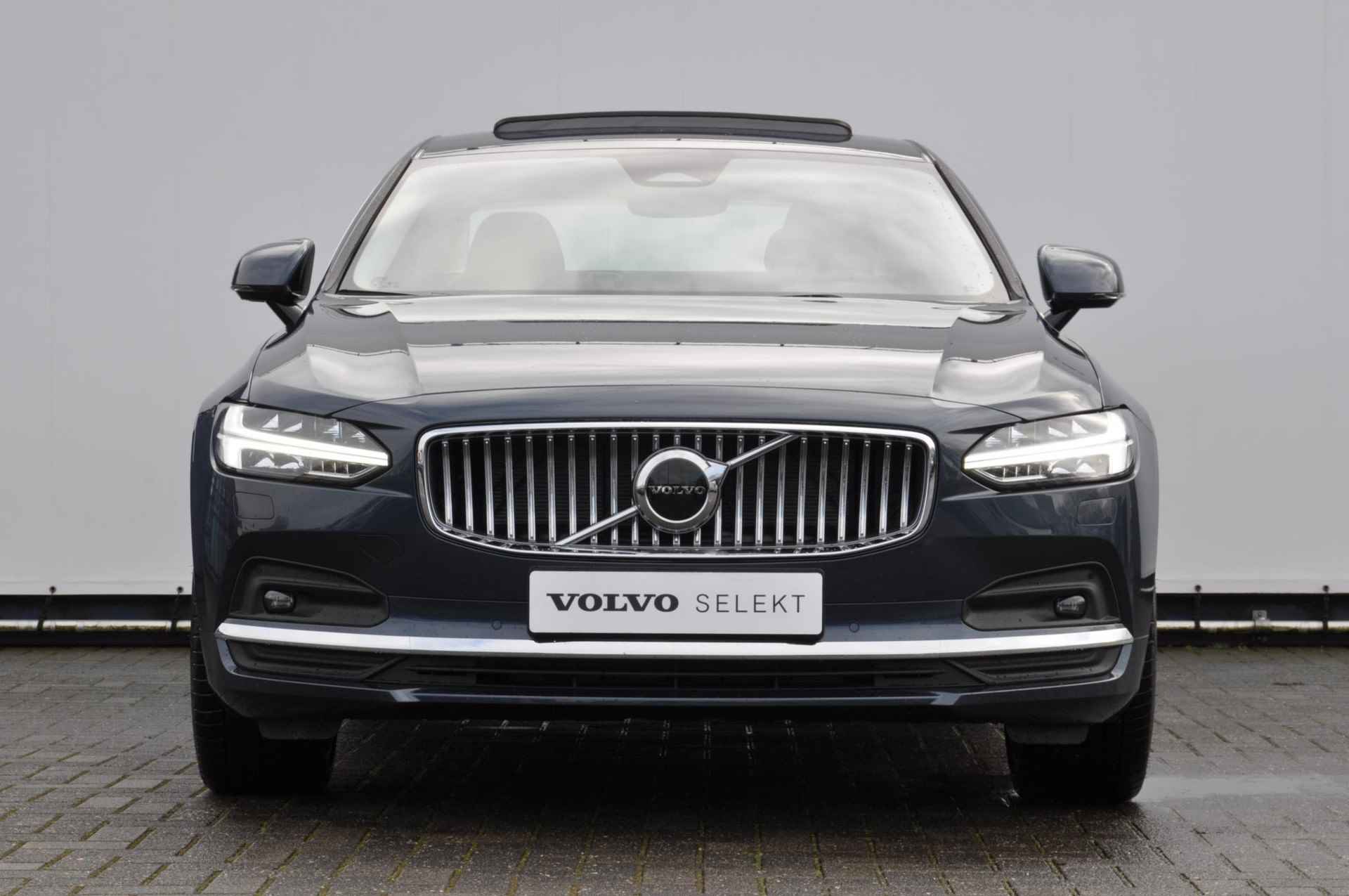 Volvo S90 B5 250PK Automaat Ultimate Bright / Adaptive cruise control/ Parkeersensoren met camera/ Harman Kardon audio, Panoramadak/ Head up display/ BLIS/ Apple carplay/ Leder dashboard - 4/28