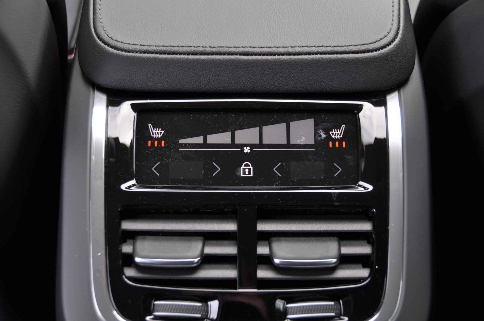 Volvo S90 B5 250PK Automaat Ultimate Bright / Adaptive cruise control/ Parkeersensoren met camera/ Harman Kardon audio, Panoramadak/ Head up display/ BLIS/ Apple carplay/ Leder dashboard - 13/28