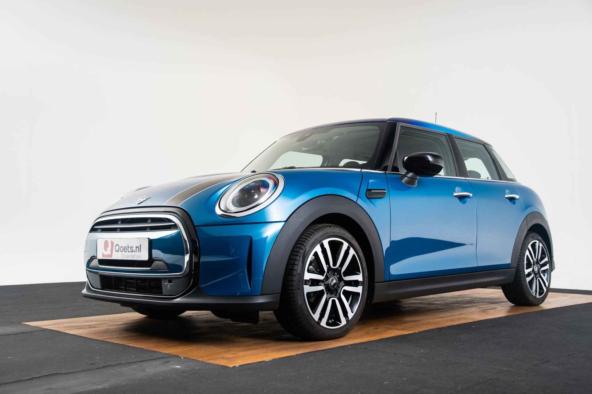 Mini Mini 5-deurs Cooper Classic Stoelverwarming - Comforttoegang - Achteruitrijcamera - Driving Assistant - 17" - 50/59