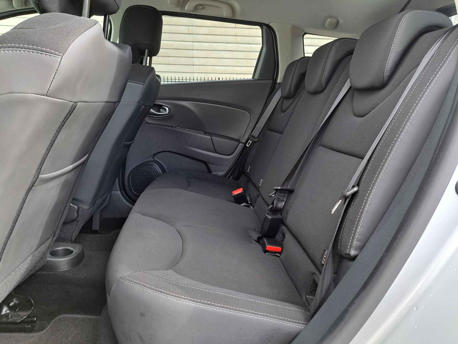 Renault Clio Estate 0.9 TCe Limited | Parkeersensoren achter | Radio | Navigatie | Cruise control | Bluetooth - 12/30