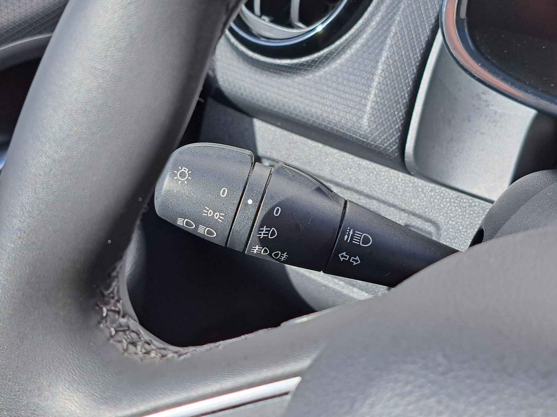 Renault Clio Estate 0.9 TCe Limited | Parkeersensoren achter | Radio | Navigatie | Cruise control | Bluetooth - 21/30