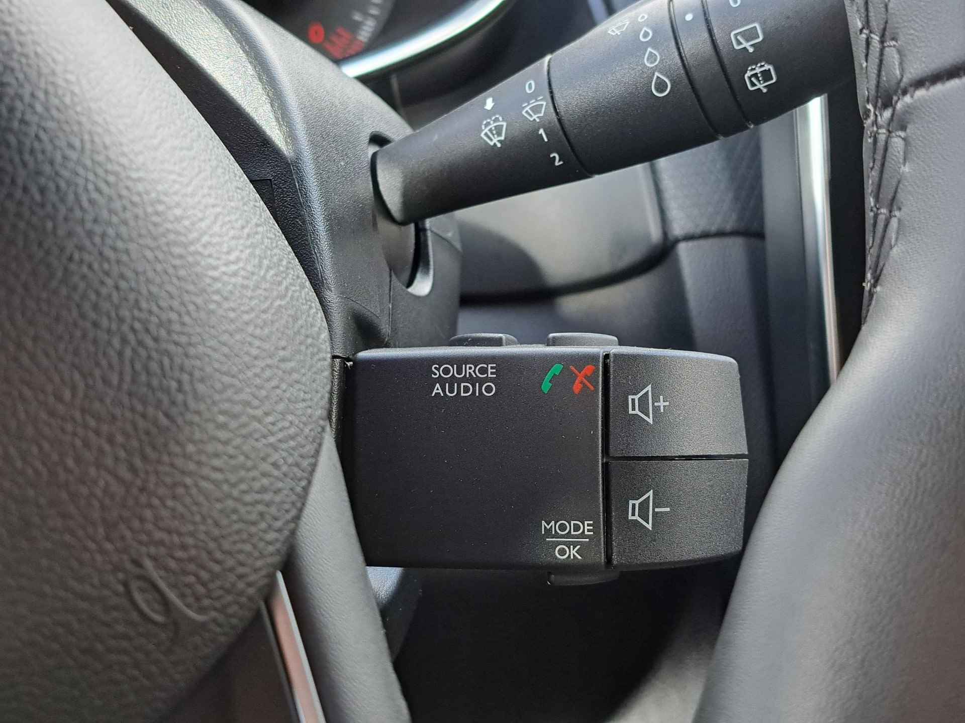 Renault Clio Estate 0.9 TCe Limited | Parkeersensoren achter | Radio | Navigatie | Cruise control | Bluetooth - 23/30