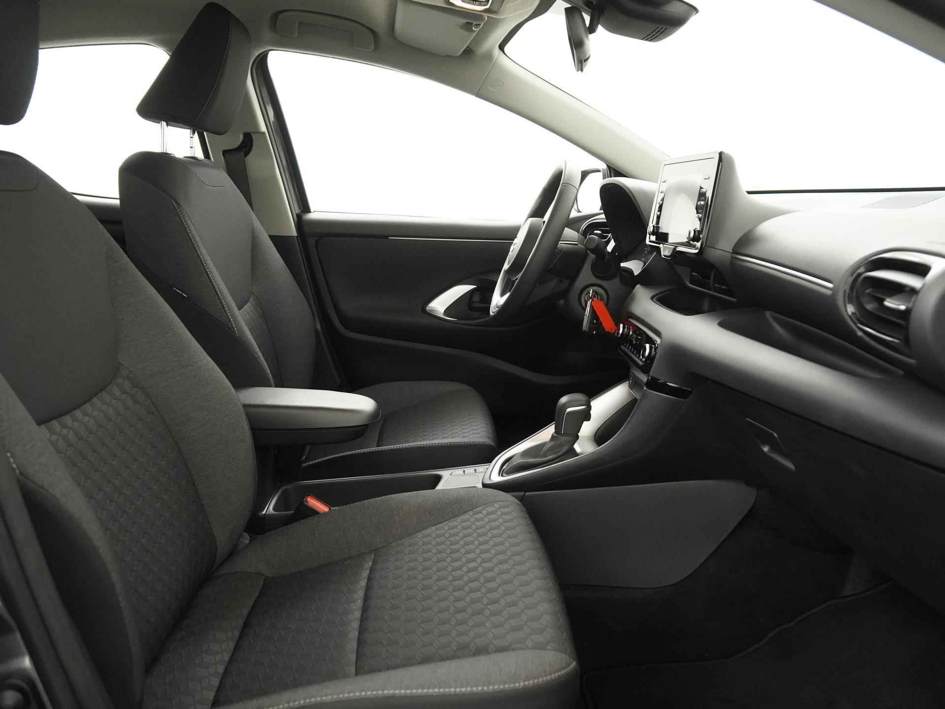 Toyota Yaris 1.5 Hybrid Pure | Carplay | Stoelverwarming | Zondag Open! - 3/32