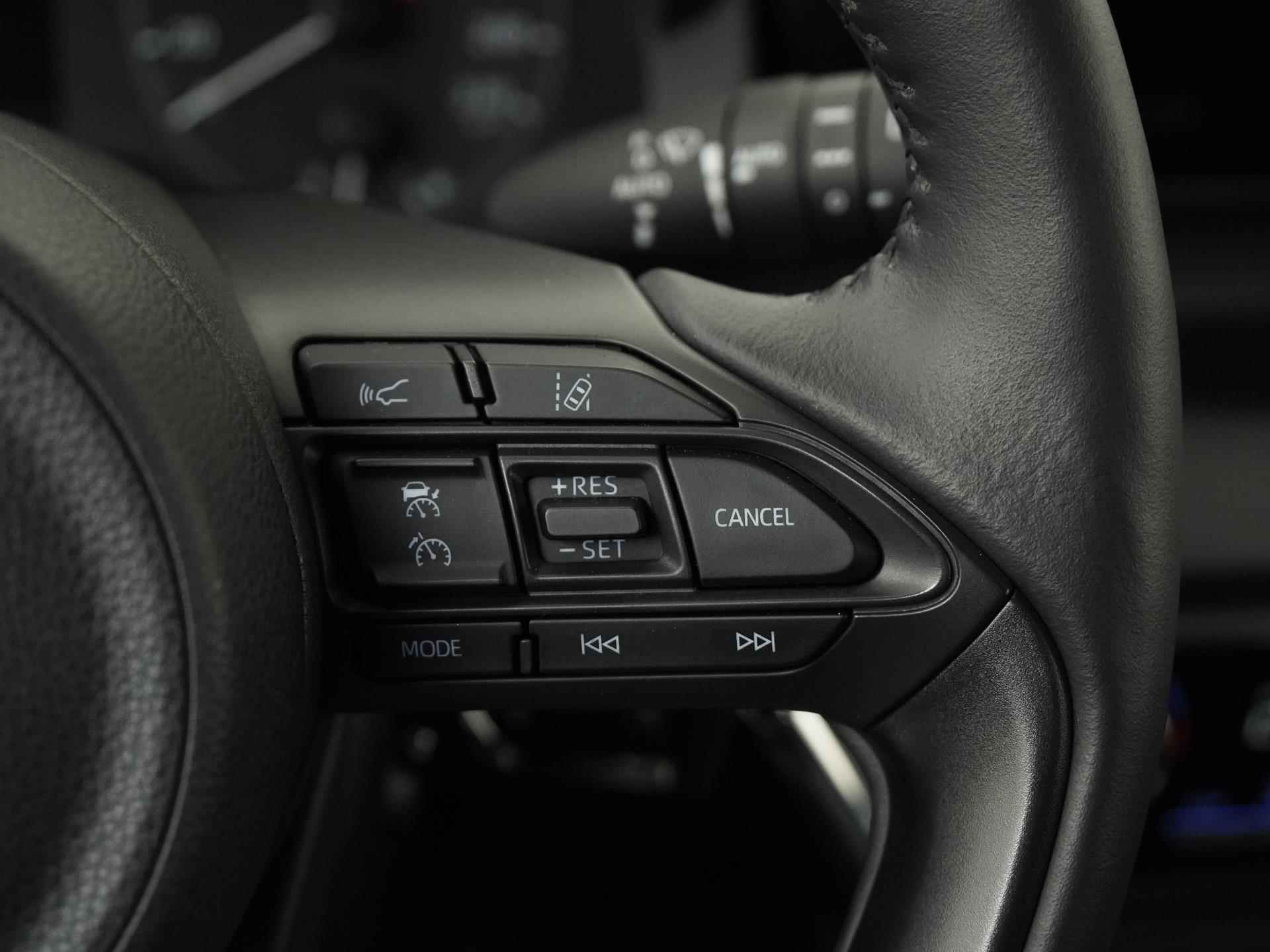 Toyota Yaris 1.5 Hybrid Pure | Carplay | Stoelverwarming | Zondag Open! - 9/32