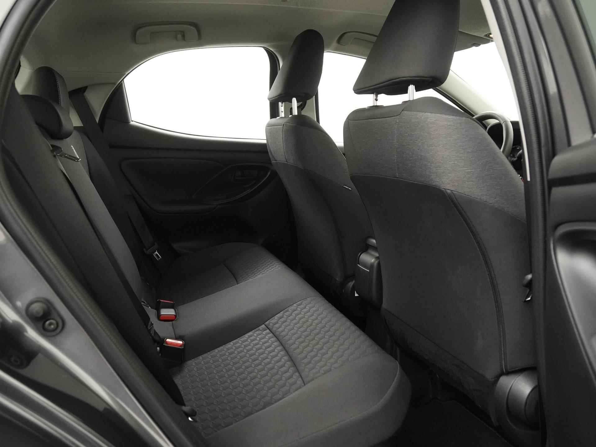 Toyota Yaris 1.5 Hybrid Pure | Carplay | Stoelverwarming | Zondag Open! - 22/32