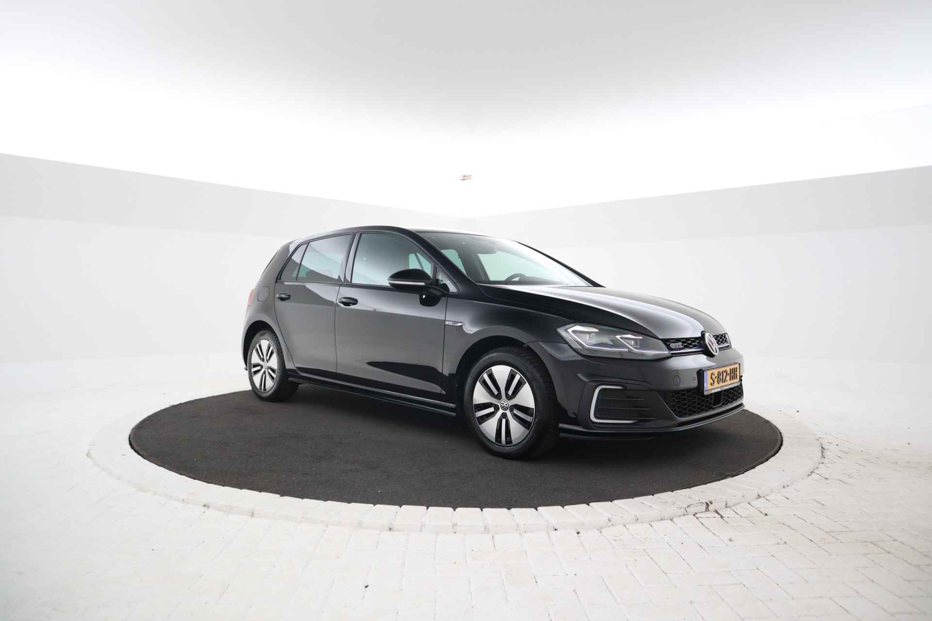 Volkswagen Golf 1.4 TSI PHEV GTE Apple carplay, Navigatie, Climate, - 3/37