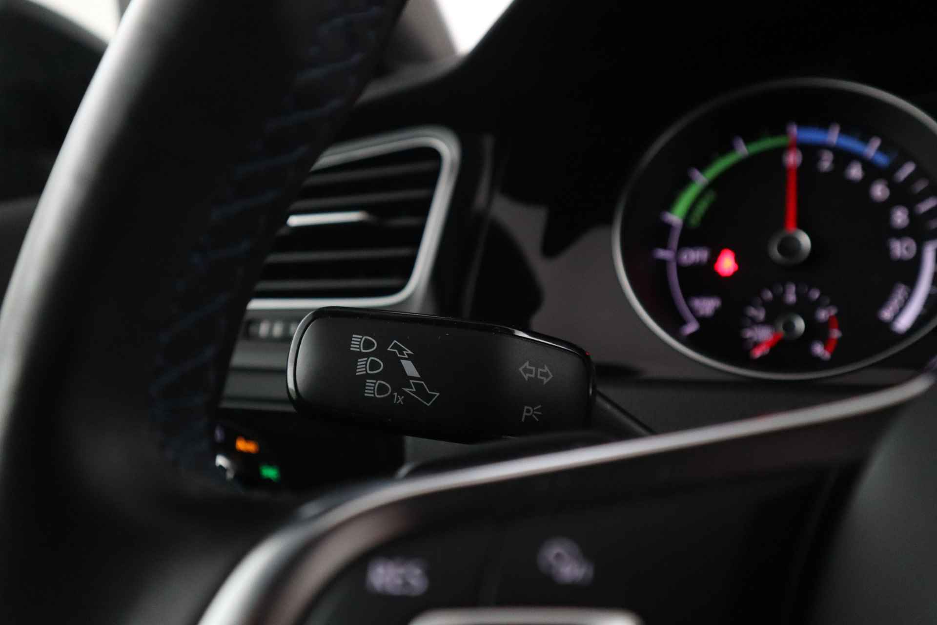 Volkswagen Golf 1.4 TSI PHEV GTE Apple carplay, Navigatie, Climate, - 35/37